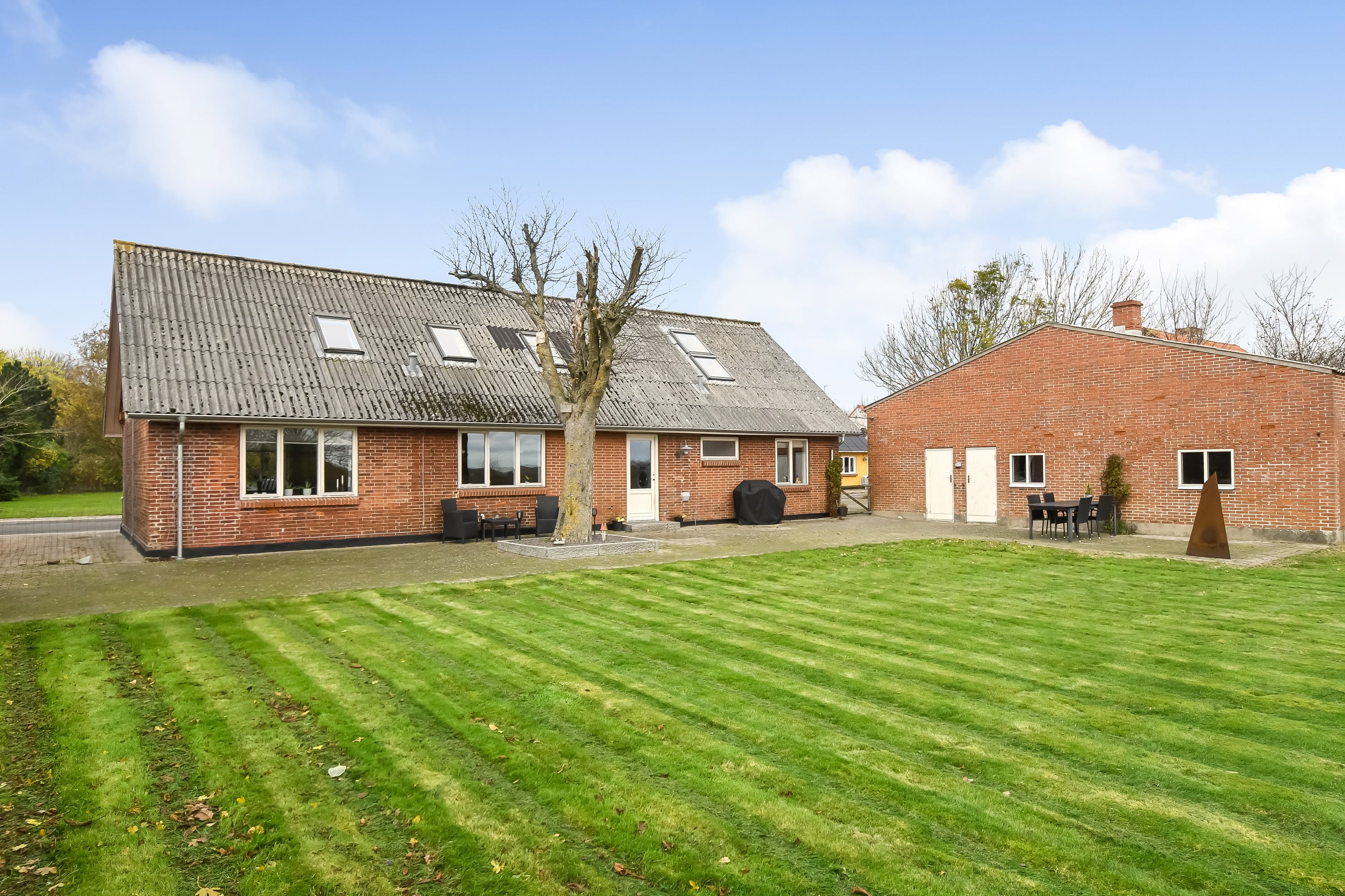 Fremhævet ejendommen billede i fuldskærmstilstand. Billede af Kærvej 10, 7650 Bøvlingbjerg