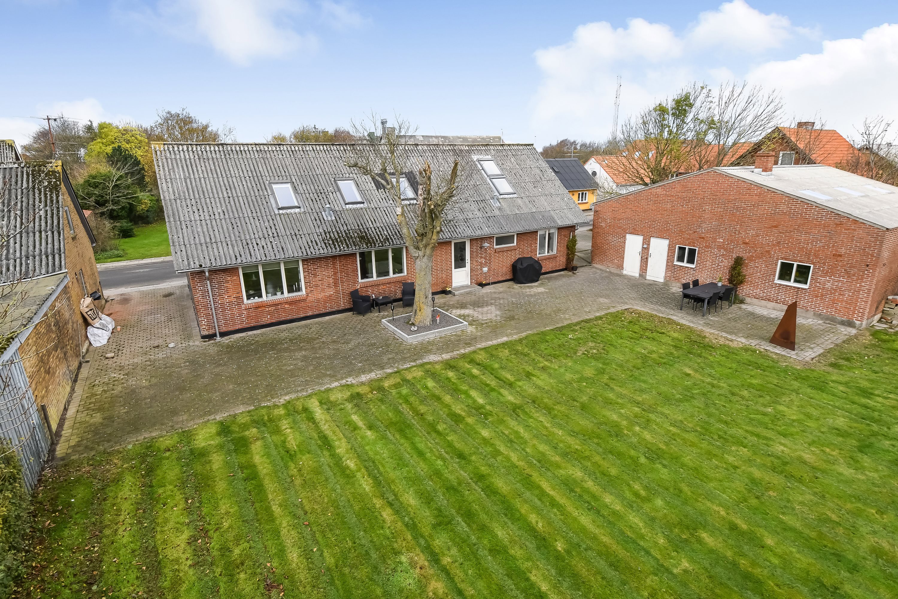 Fremhævet ejendommen billede i fuldskærmstilstand. Billede af Kærvej 10, 7650 Bøvlingbjerg