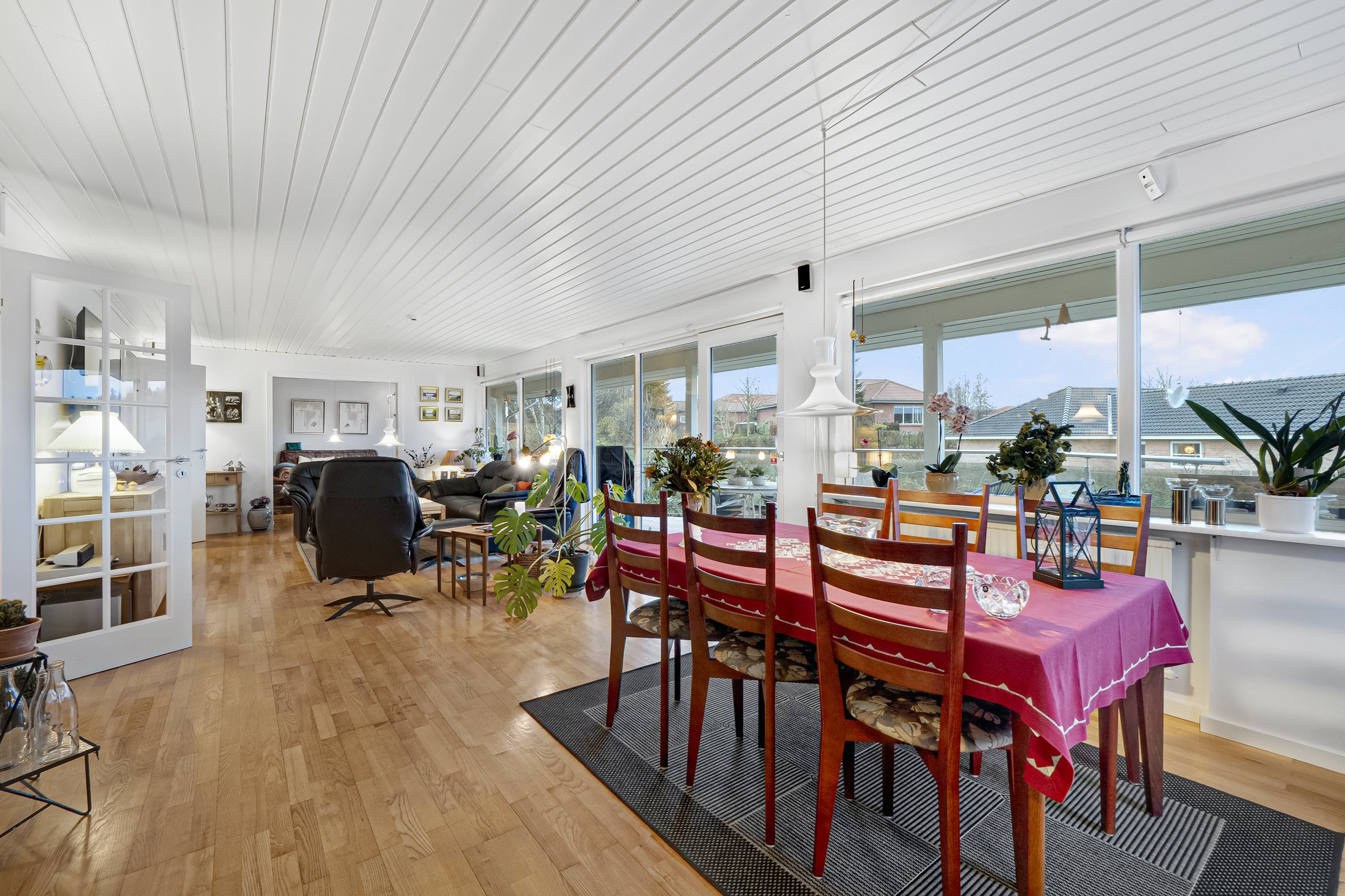 Fremhævet stue billede i fuldskærmstilstand. Billede af Vesterled 2, Øster Jølby, 7950 Erslev