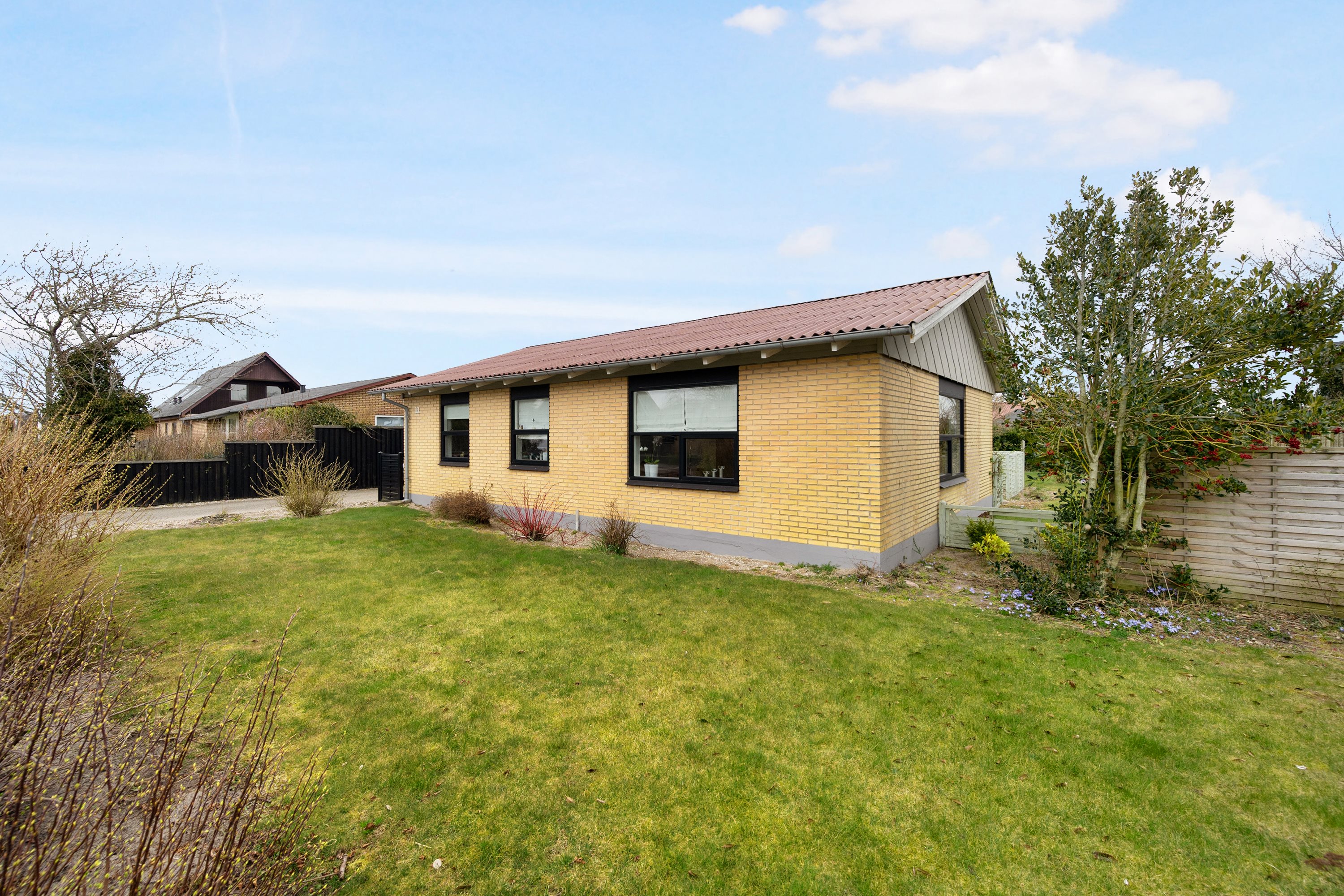 Fremhævet ejendommen billede i fuldskærmstilstand. Billede af Lyngvangen 11, 9850 Hirtshals