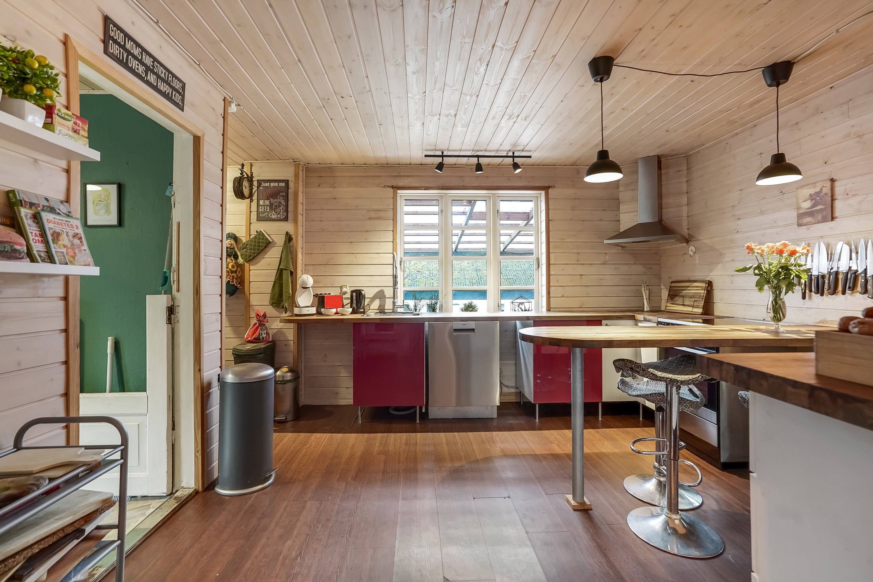 Fremhævet køkken billede i fuldskærmstilstand. Billede af Firhøjvej 1, Hammer, 7160 Tørring