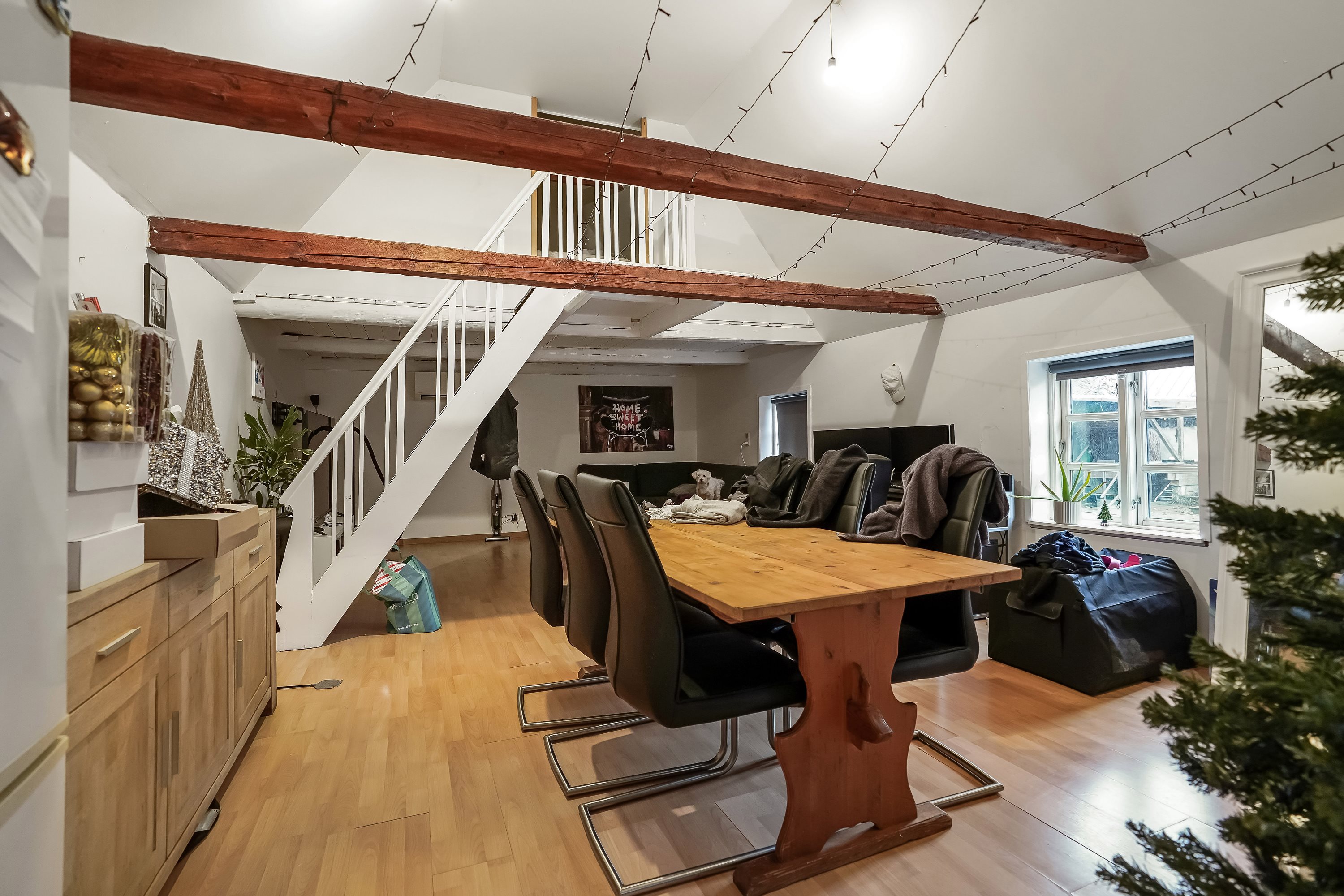 Fremhævet stue billede i fuldskærmstilstand. Billede af Firhøjvej 1, Hammer, 7160 Tørring