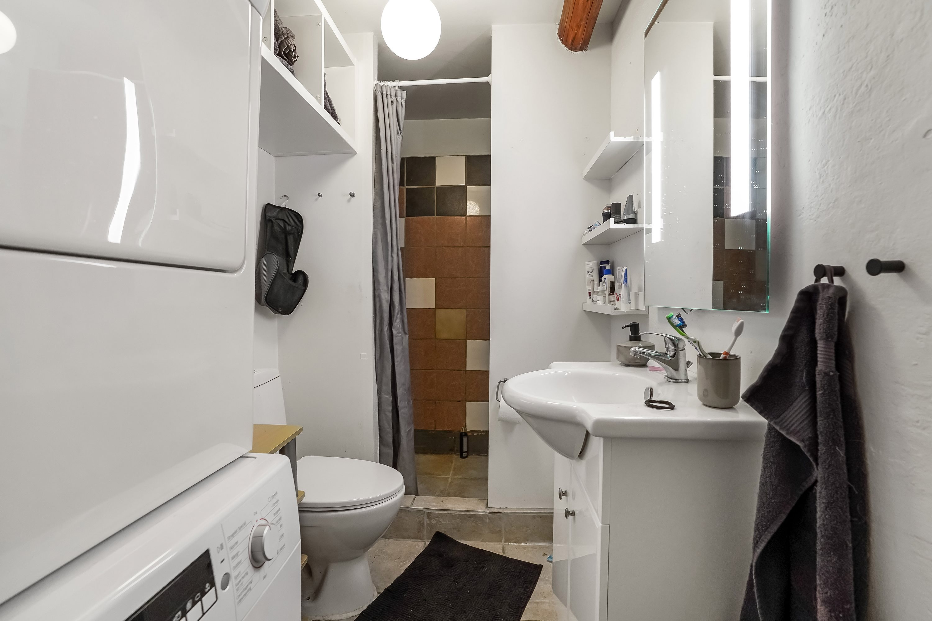 Fremhævet badeværelse billede i fuldskærmstilstand. Billede af Firhøjvej 1, Hammer, 7160 Tørring