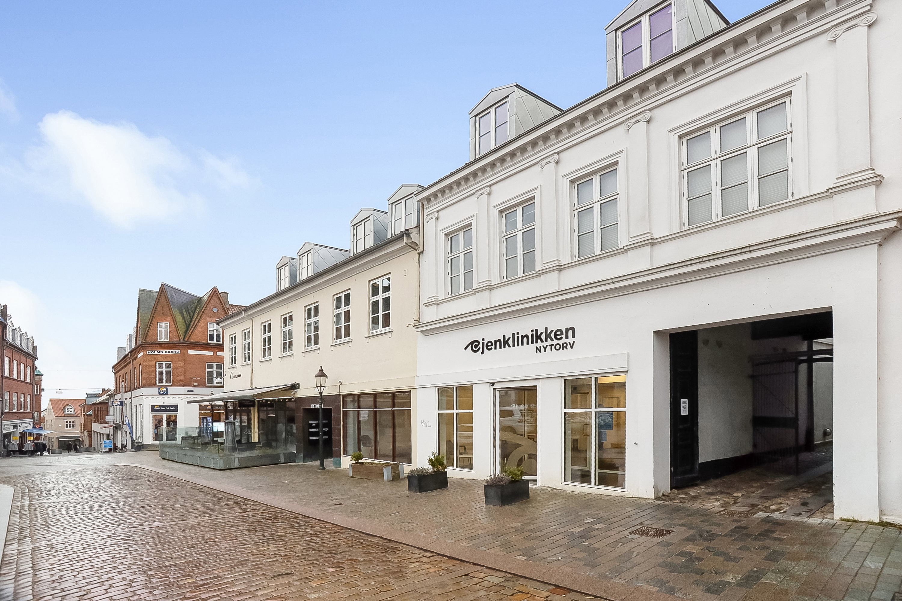 Fremhævet ejendommen billede i fuldskærmstilstand. Billede af Nytorv 3H, 8800 Viborg