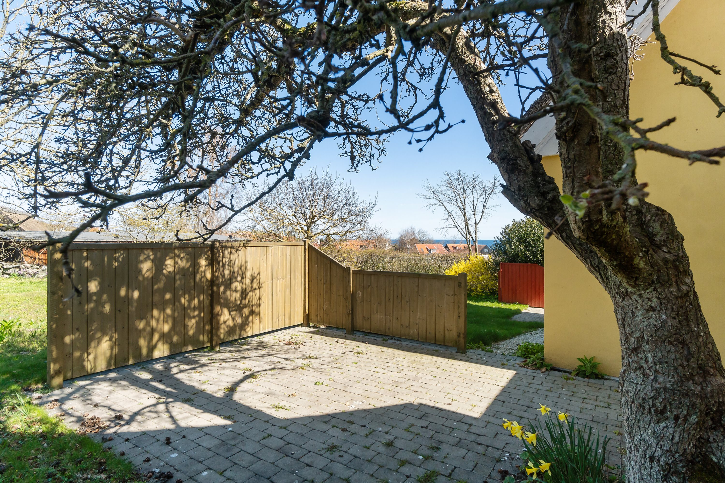 Fremhævet terrasse billede i fuldskærmstilstand. Billede af Bækken 1, Melsted, 3760 Gudhjem