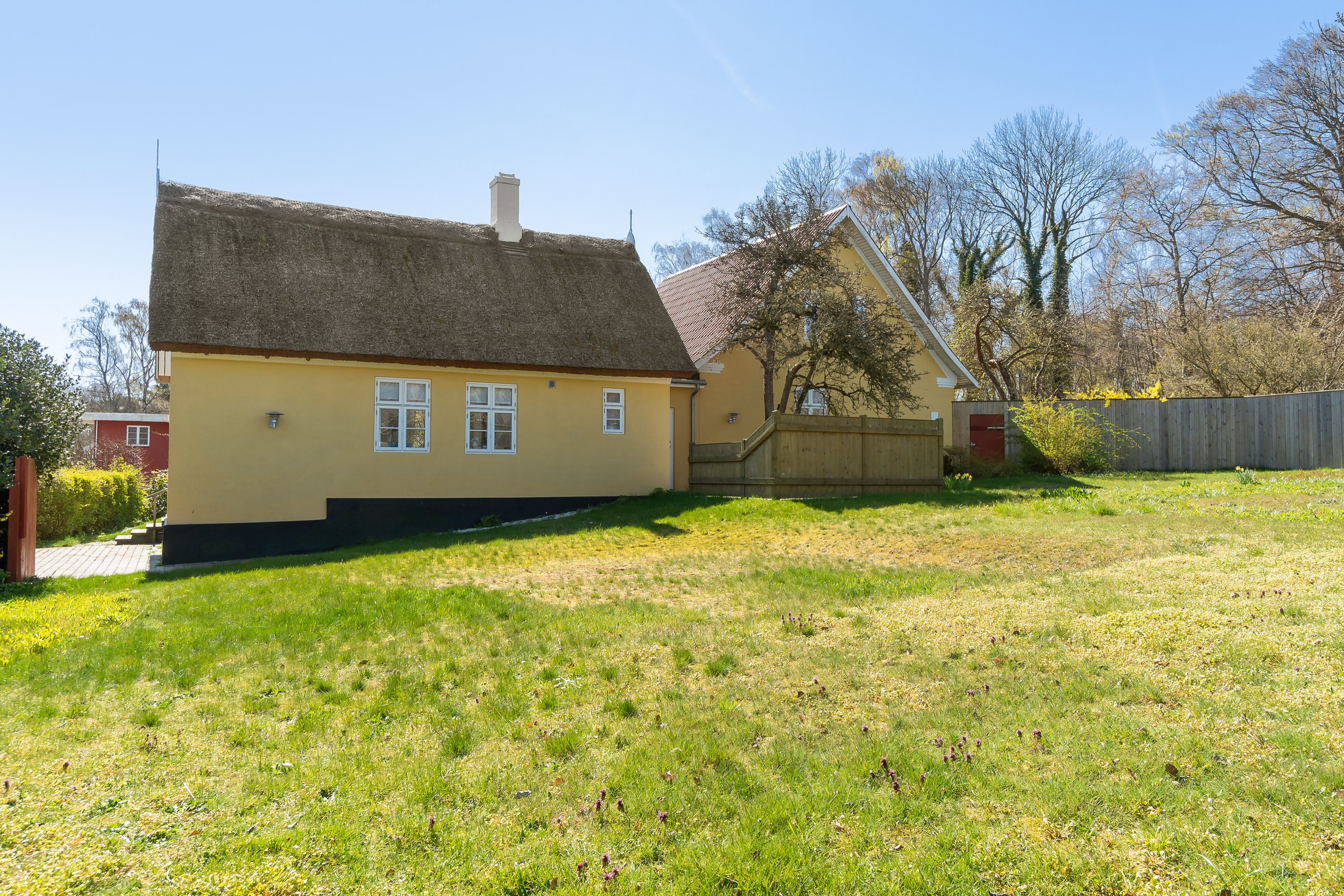 Fremhævet set fra haven billede i fuldskærmstilstand. Billede af Bækken 1, Melsted, 3760 Gudhjem