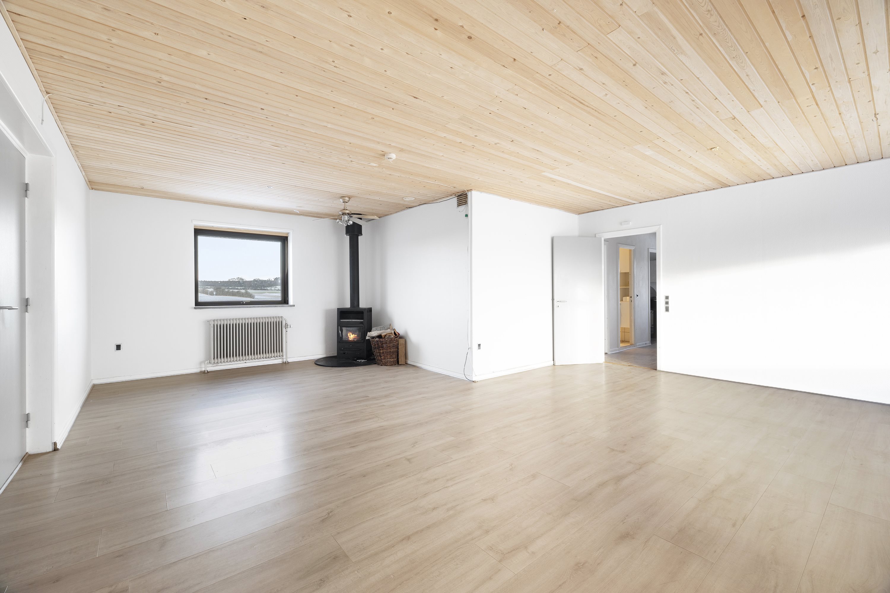 Fremhævet stue billede i fuldskærmstilstand. Billede af Bogensevej 54, Bukkerup, 5620 Glamsbjerg