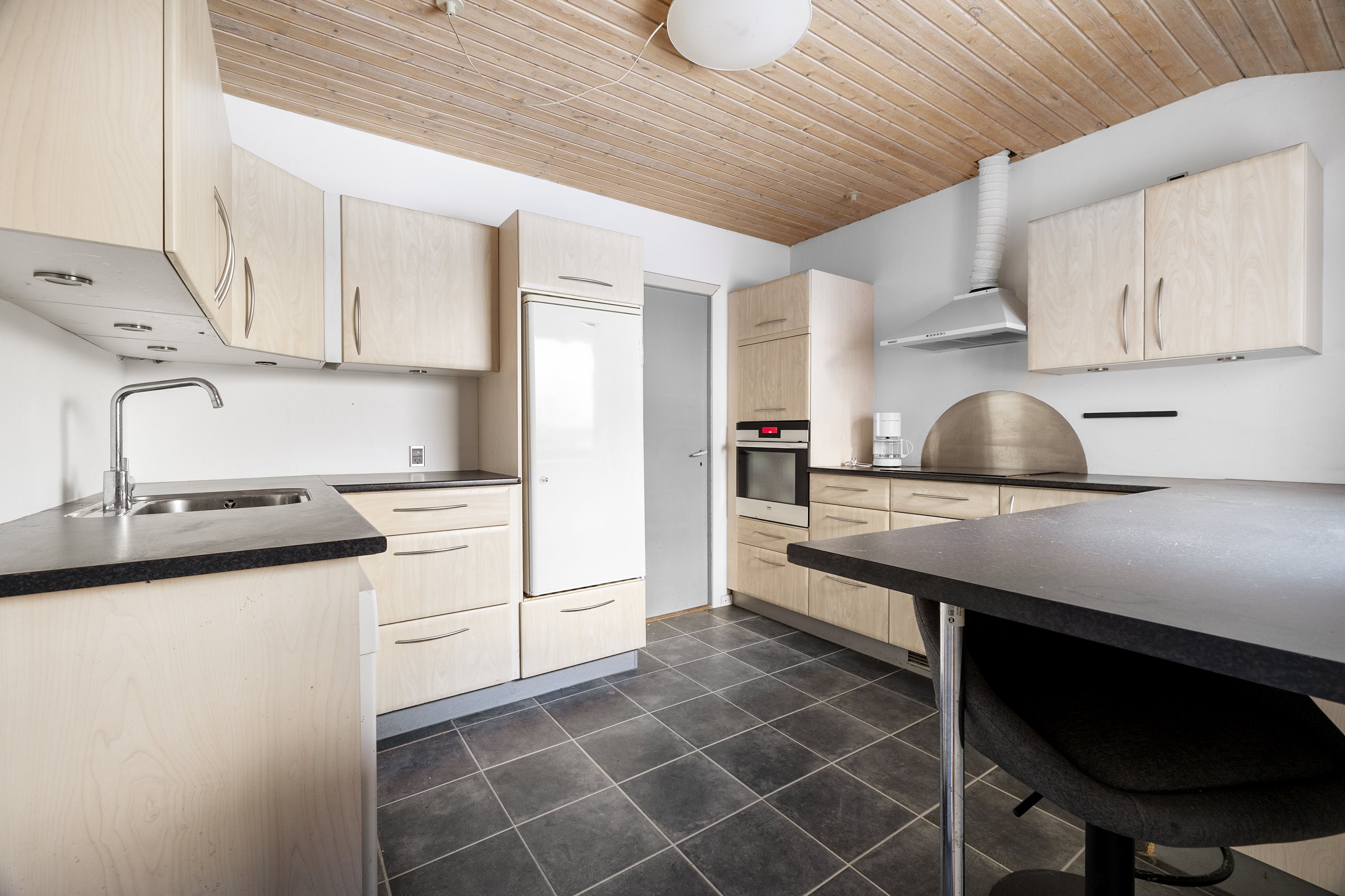 Fremhævet køkken billede i fuldskærmstilstand. Billede af Bogensevej 54, Bukkerup, 5620 Glamsbjerg