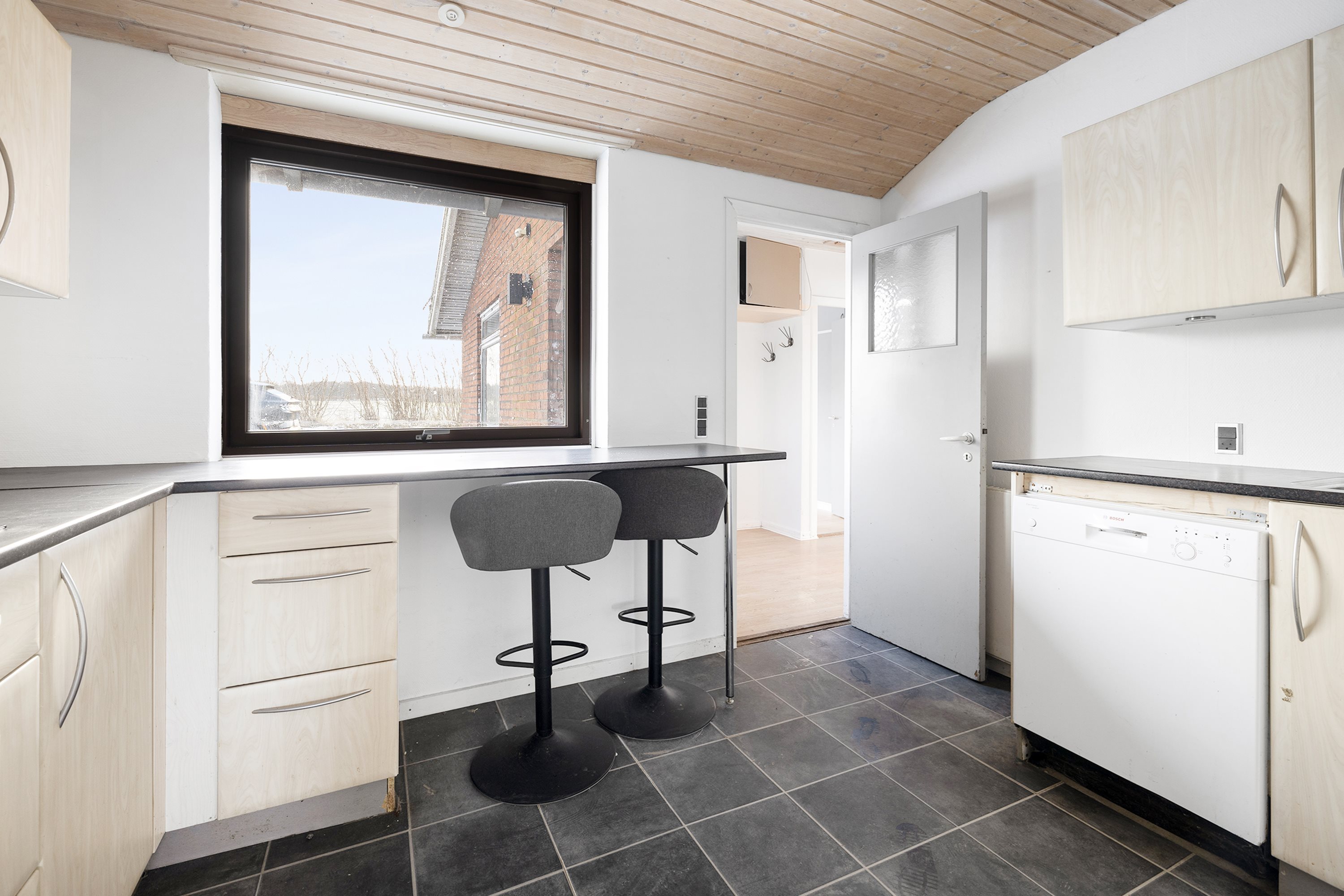 Fremhævet køkken billede i fuldskærmstilstand. Billede af Bogensevej 54, Bukkerup, 5620 Glamsbjerg