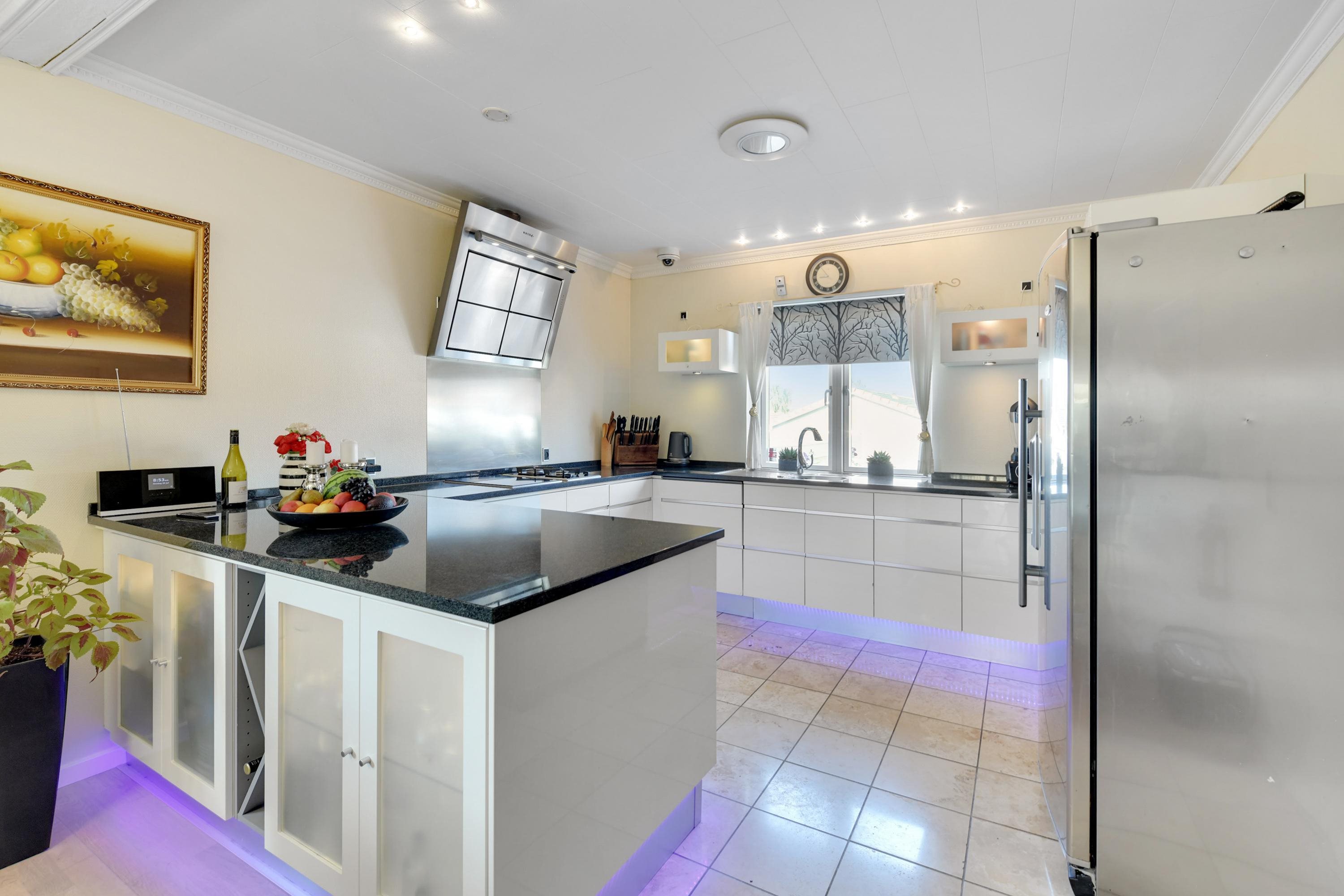 Fremhævet køkken billede i fuldskærmstilstand. Billede af P.A. Madvigs Vej 28, 6100 Haderslev