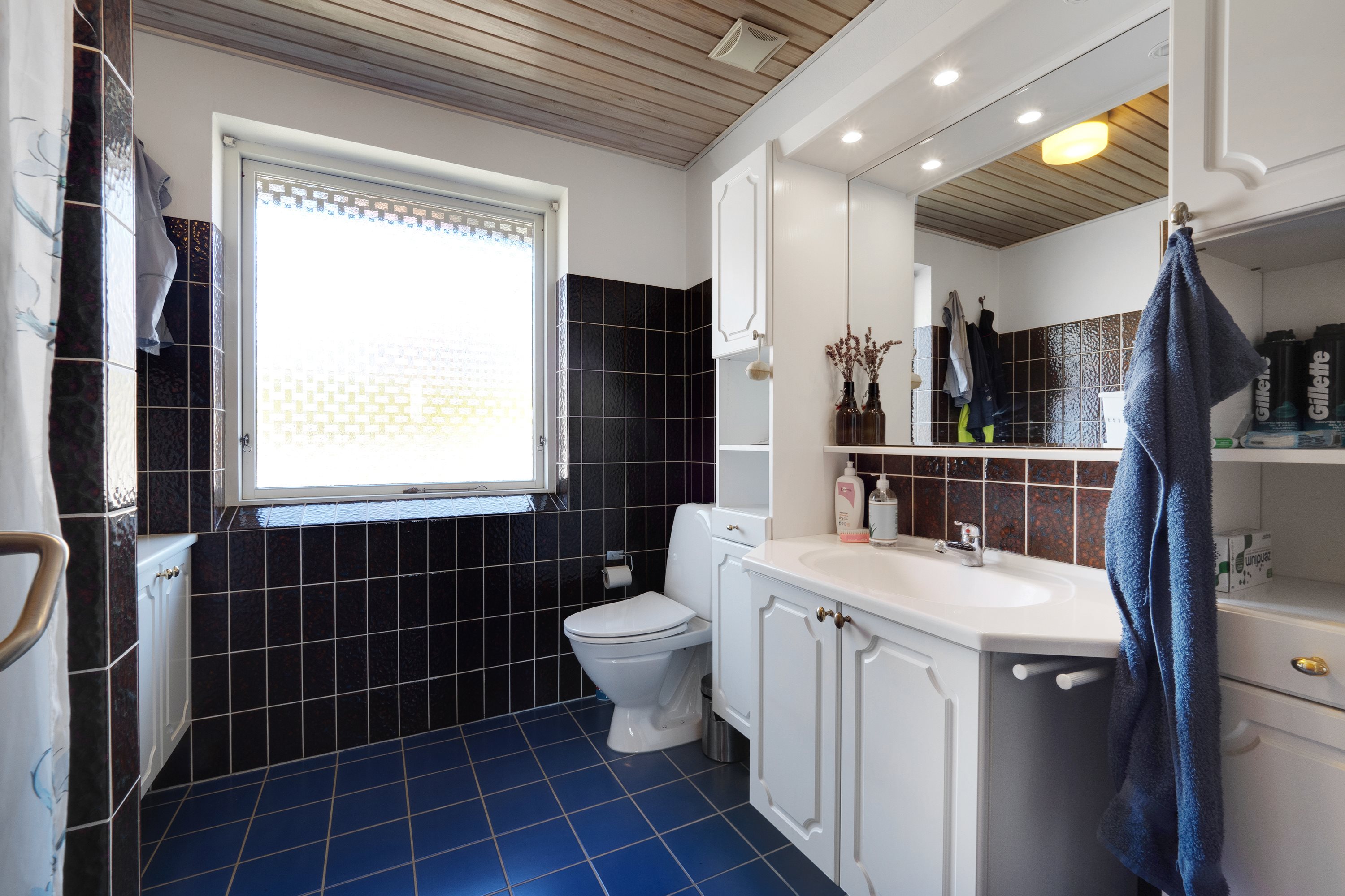 Fremhævet badeværelse billede i fuldskærmstilstand. Billede af Østerhaven 4, Bjergby, 7950 Erslev