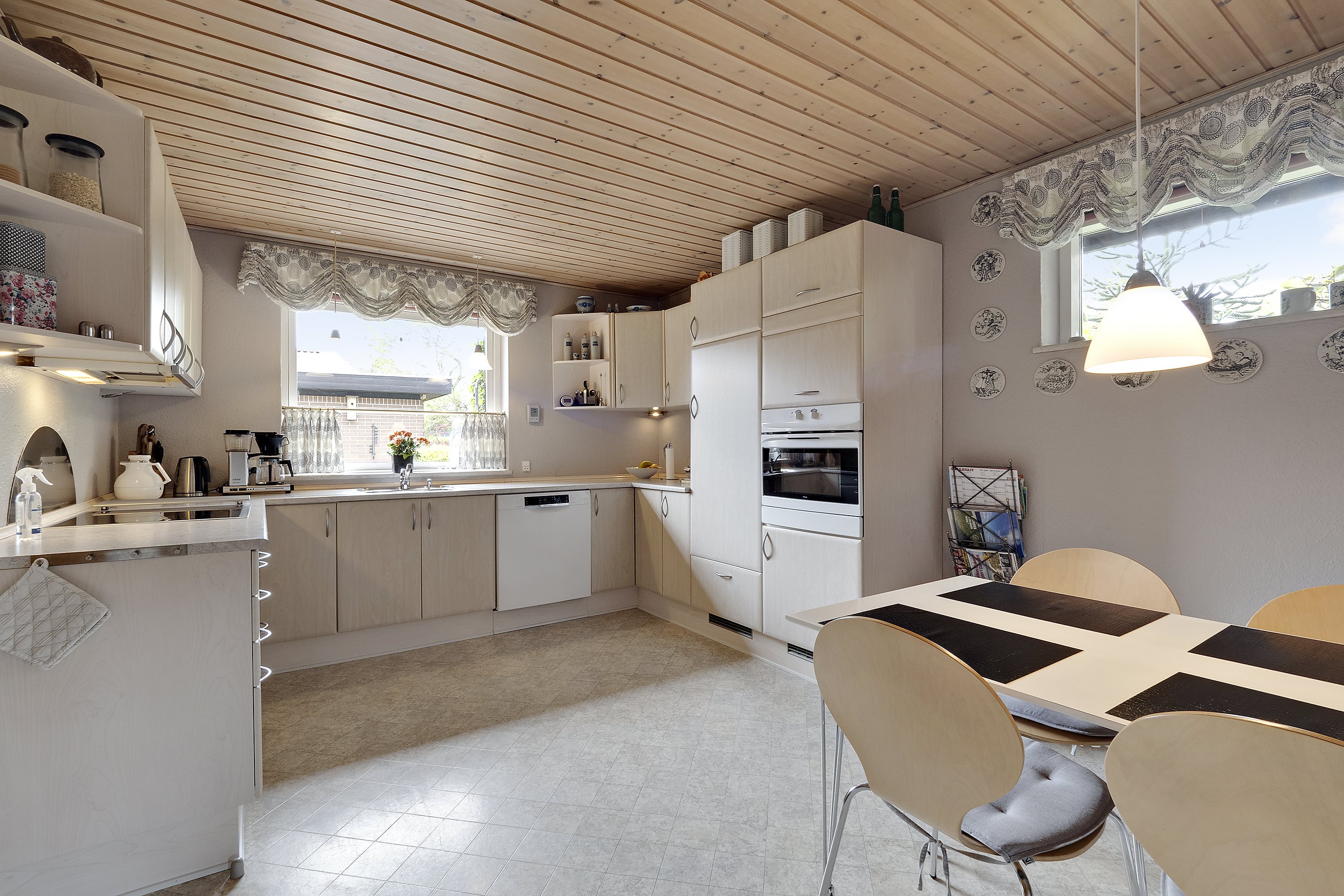 Fremhævet køkken billede i fuldskærmstilstand. Billede af Nørvej 20, V Hvidbjerg, 7960 Karby