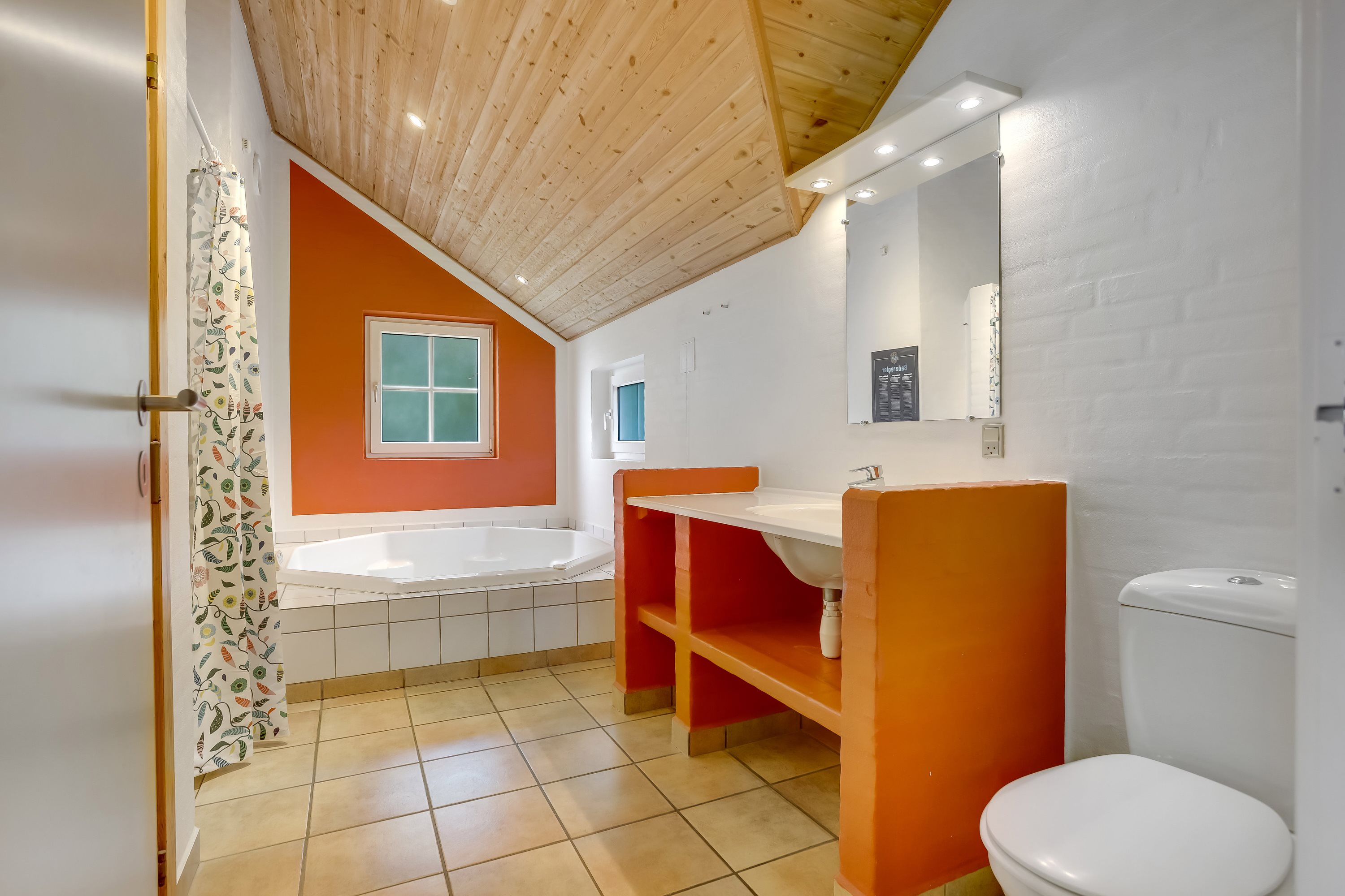 Fremhævet badeværelse billede i fuldskærmstilstand. Billede af Fyrvej 41E, 6857 Blåvand