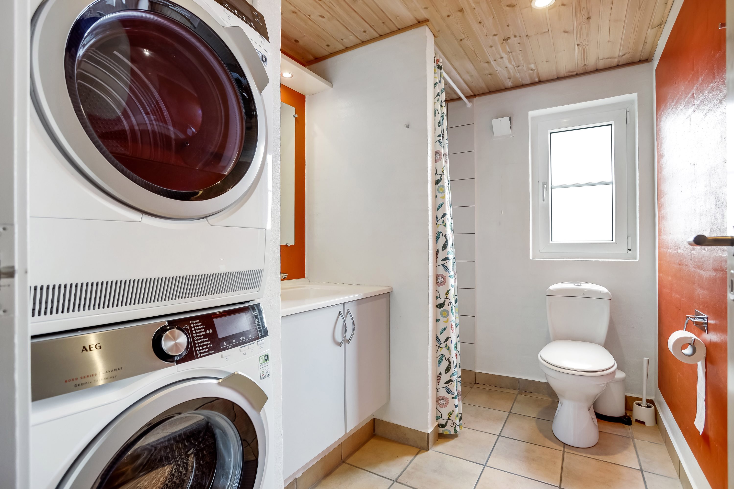 Fremhævet badeværelse billede i fuldskærmstilstand. Billede af Fyrvej 41E, 6857 Blåvand