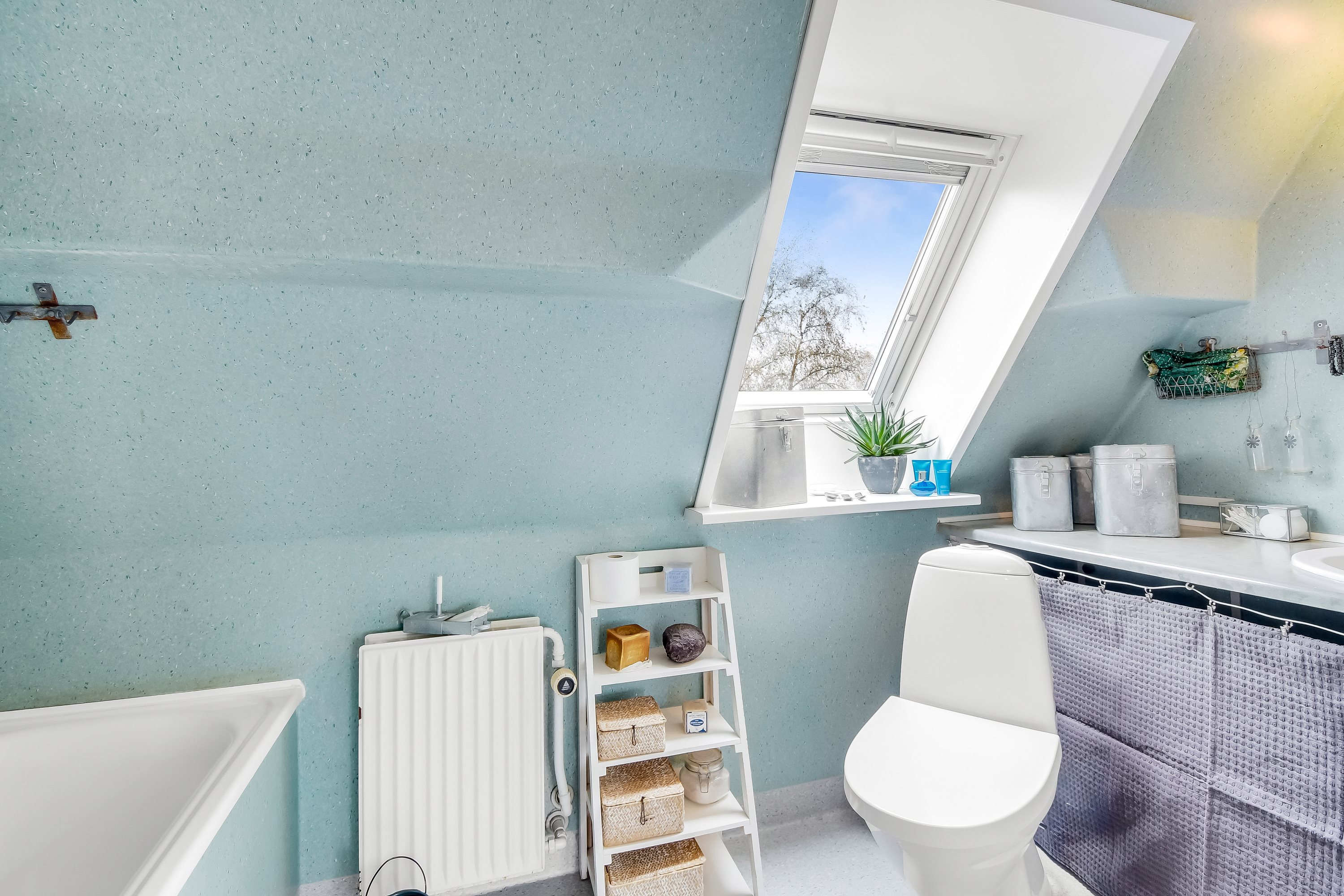 Fremhævet badeværelse billede i fuldskærmstilstand. Billede af Vestre Hovedgade 27, 7560 Hjerm