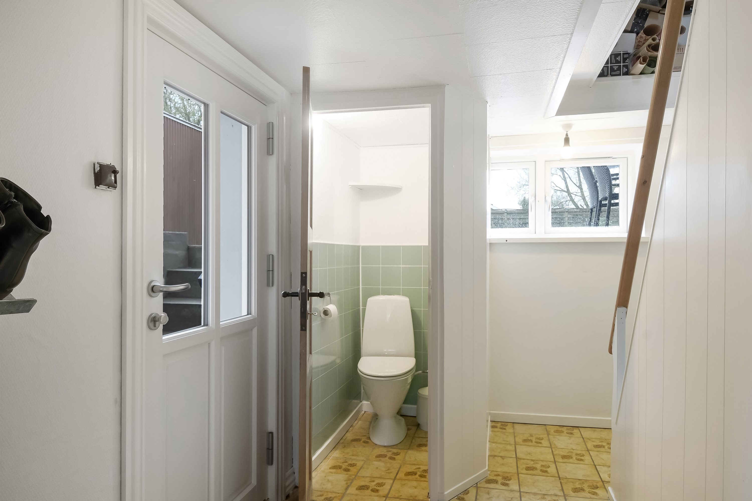 Fremhævet toilet billede i fuldskærmstilstand. Billede af Vestre Hovedgade 27, 7560 Hjerm