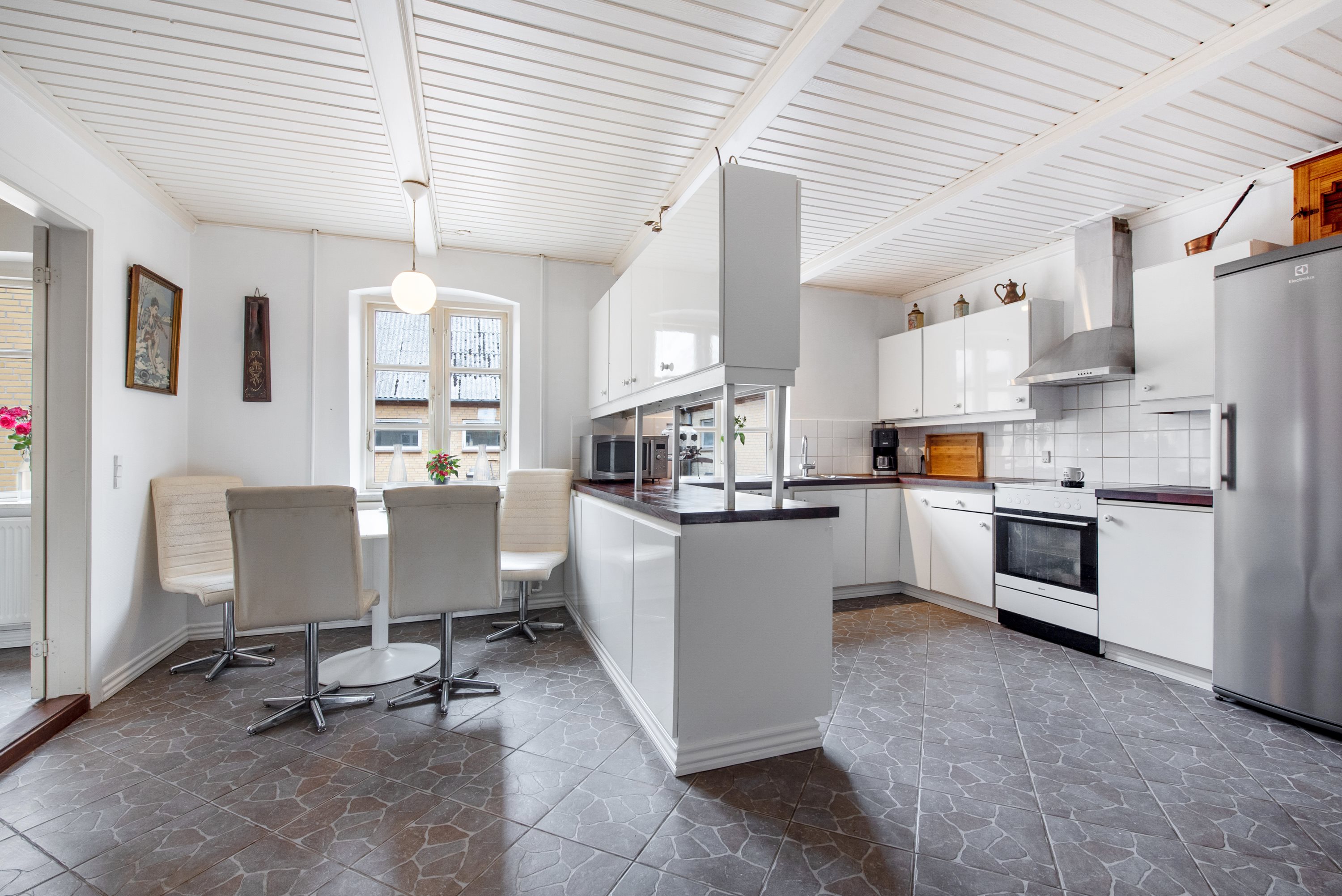 Fremhævet køkken billede i fuldskærmstilstand. Billede af Sørupvej 21, 4863 Eskilstrup