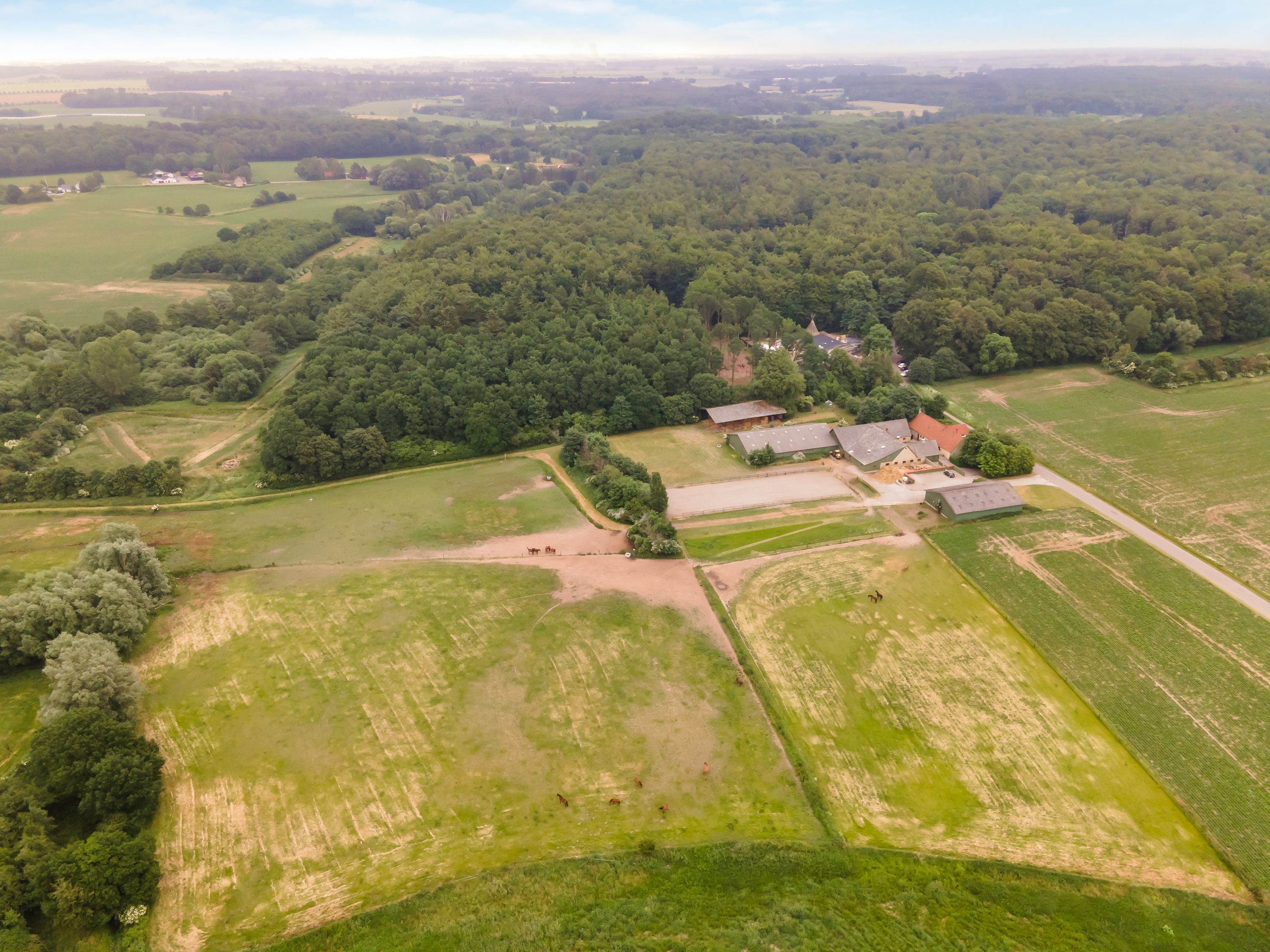 Fremhævet luftfoto billede i fuldskærmstilstand. Billede af Sørupvej 21, 4863 Eskilstrup