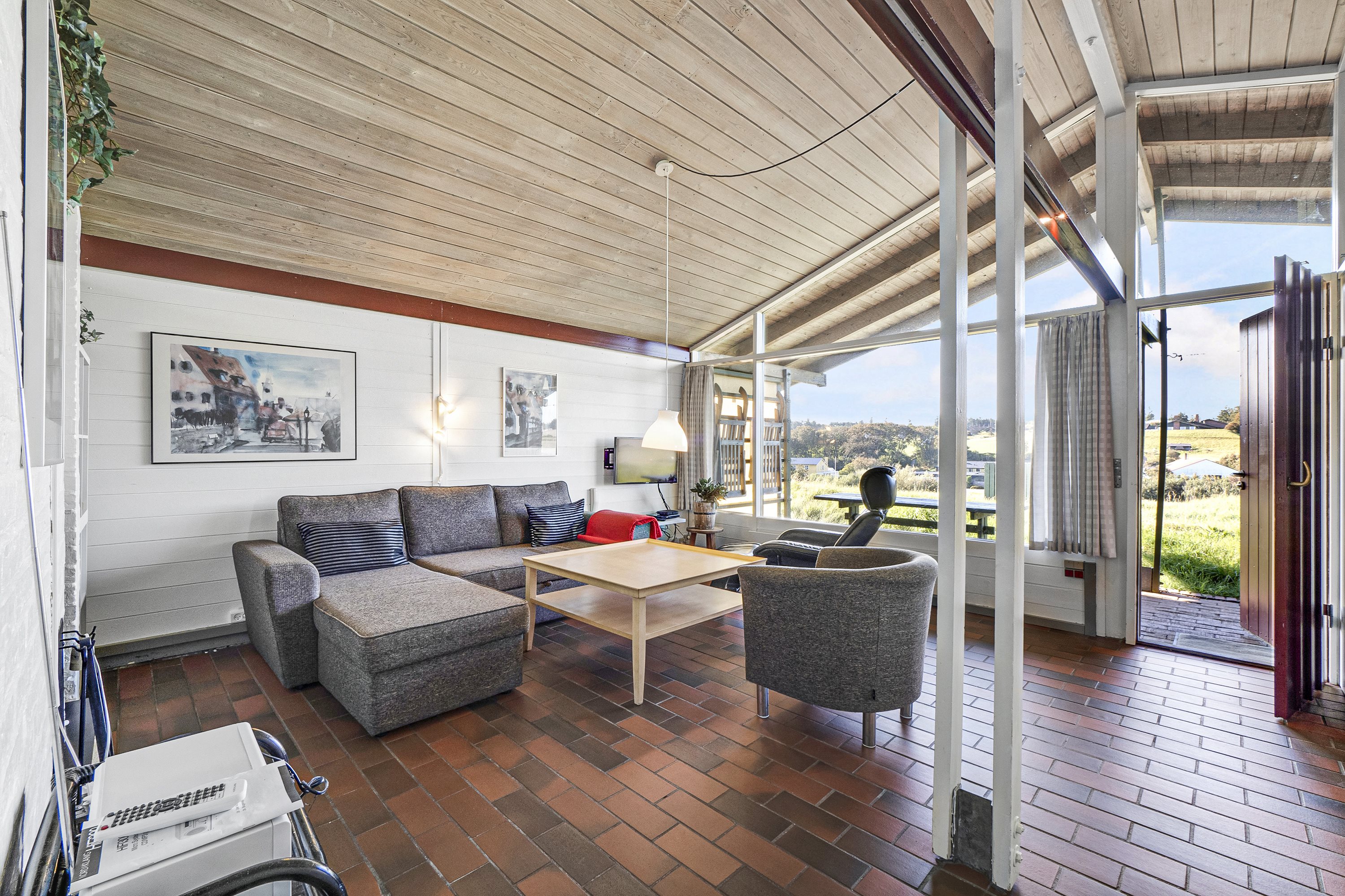 Fremhævet stue billede i fuldskærmstilstand. Billede af Solskinsvej 25, Vigsø, 7730 Hanstholm