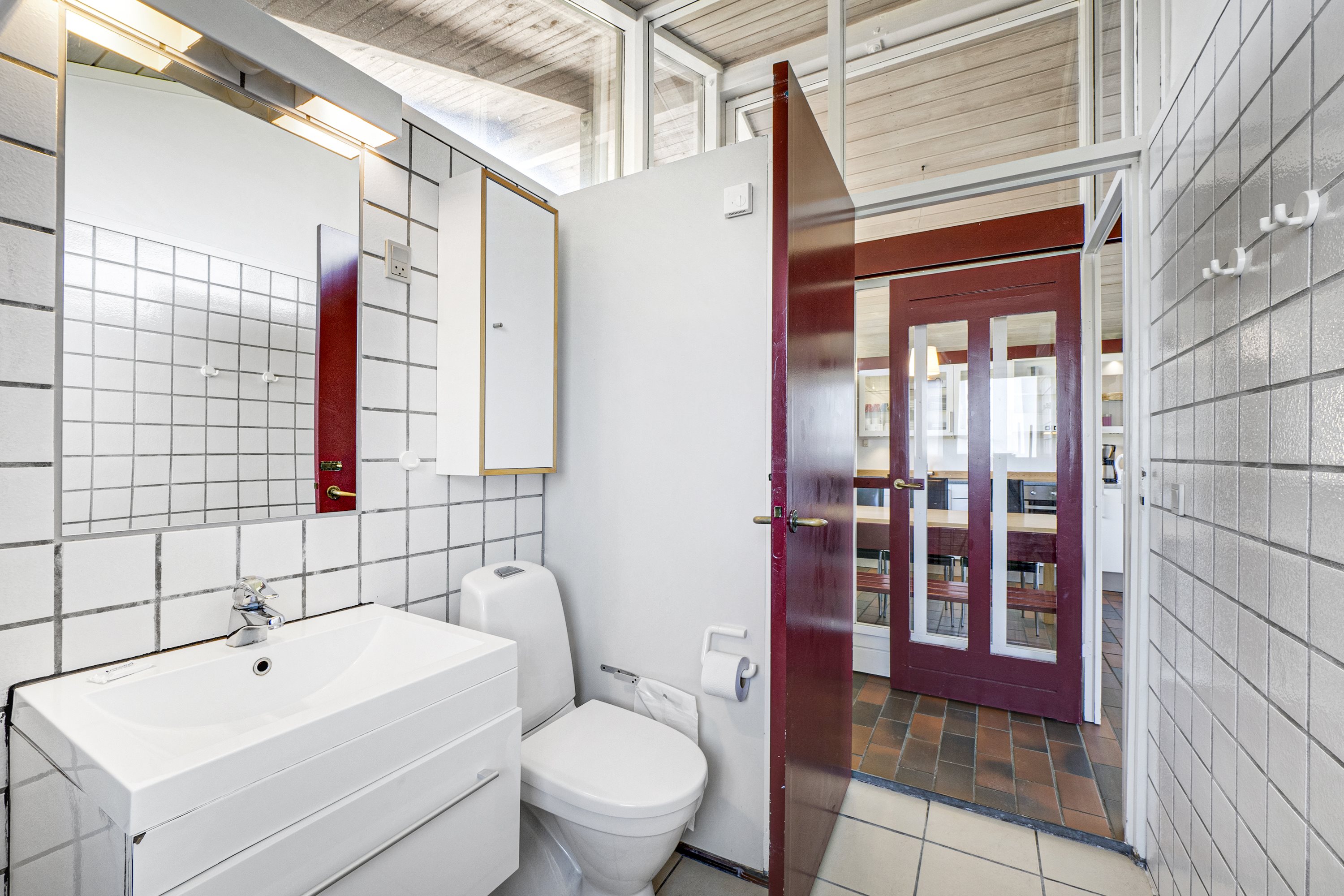 Fremhævet badeværelse billede i fuldskærmstilstand. Billede af Solskinsvej 25, Vigsø, 7730 Hanstholm