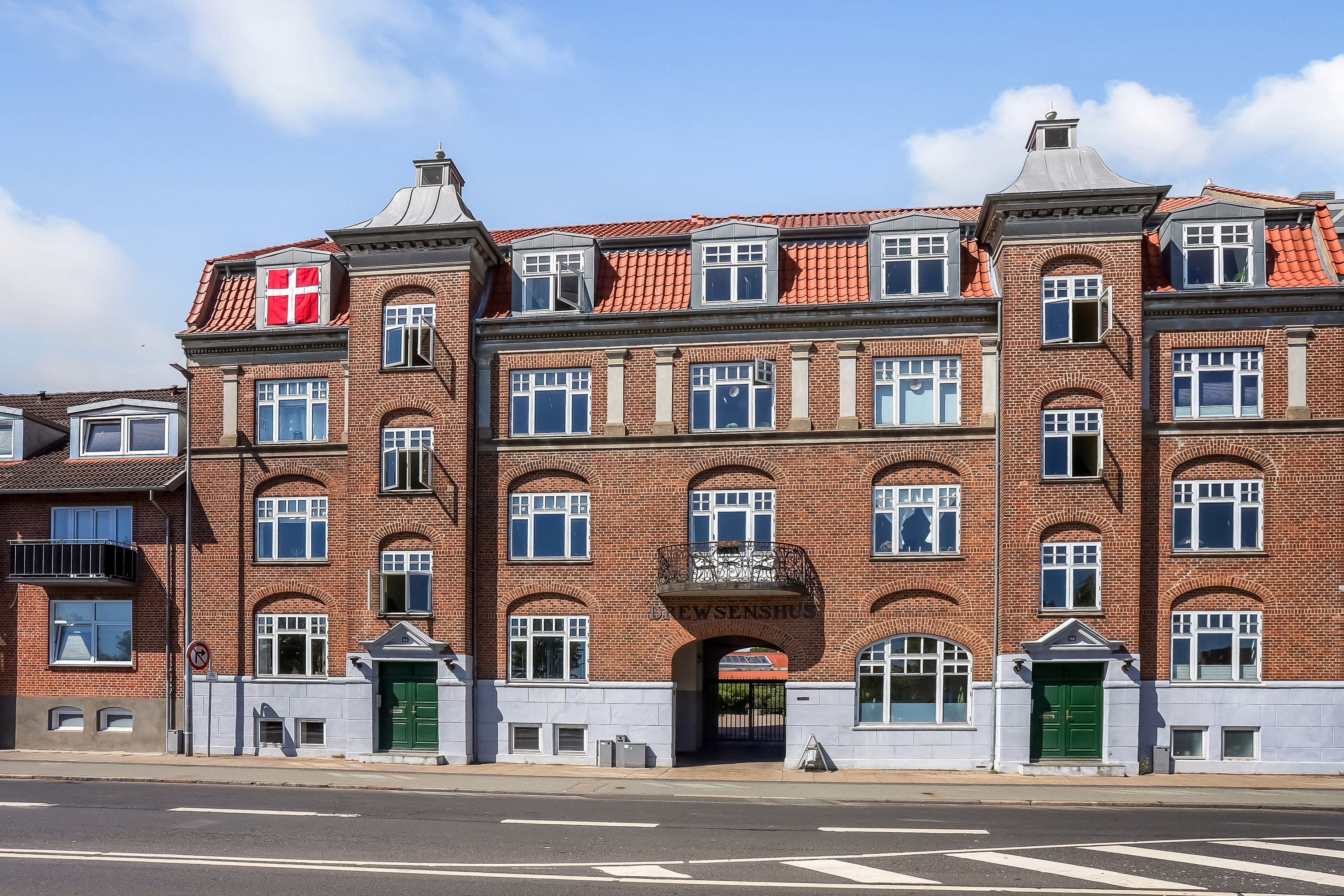 Fremhævet ejendommen billede i fuldskærmstilstand. Billede af Drewsensvej 64, 1. th., Midtbyen, 8600 Silkeborg