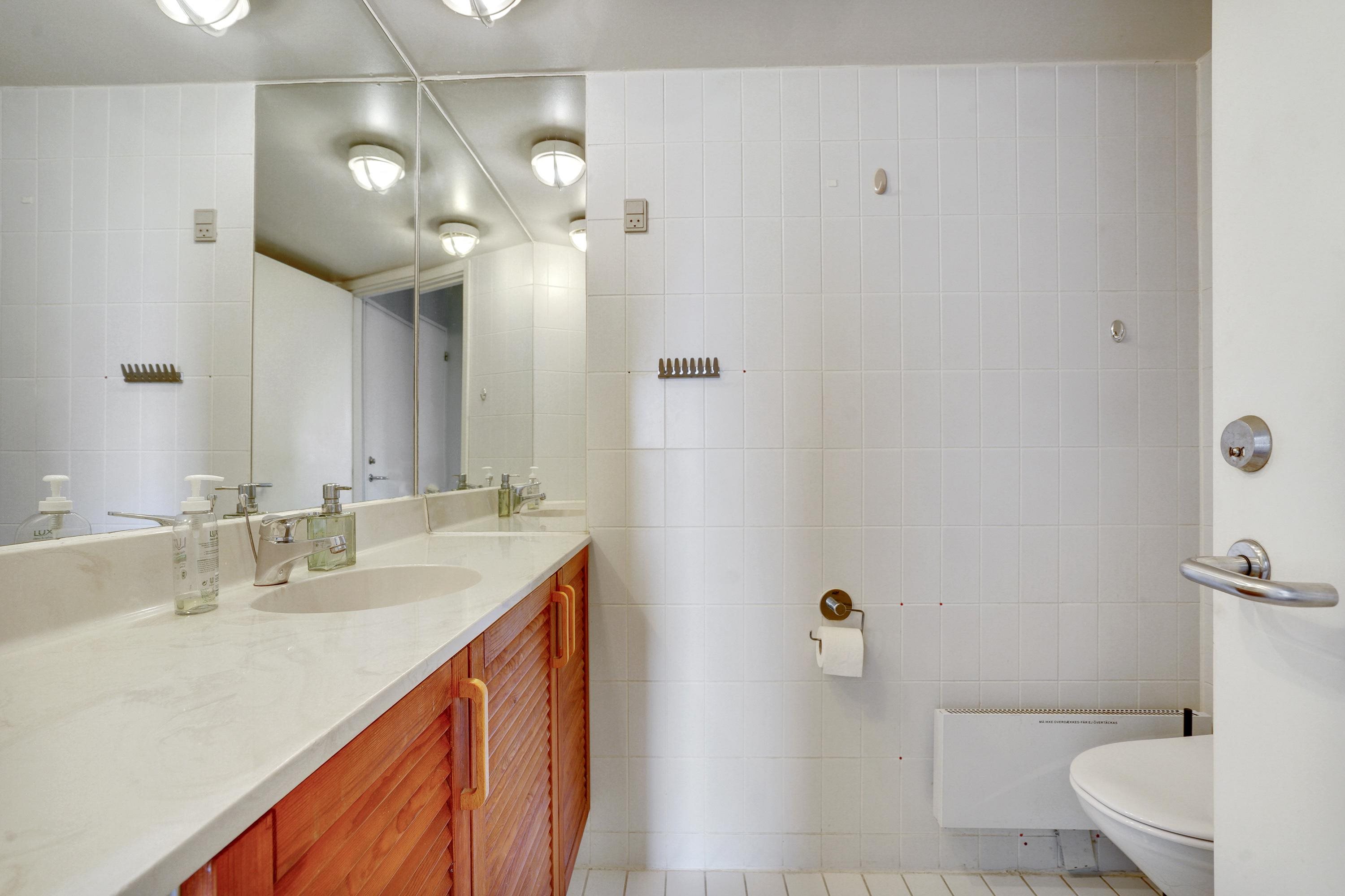 Fremhævet badeværelse billede i fuldskærmstilstand. Billede af Strandvejen 52, 1. 63., Fanø Bad, 6720 Fanø