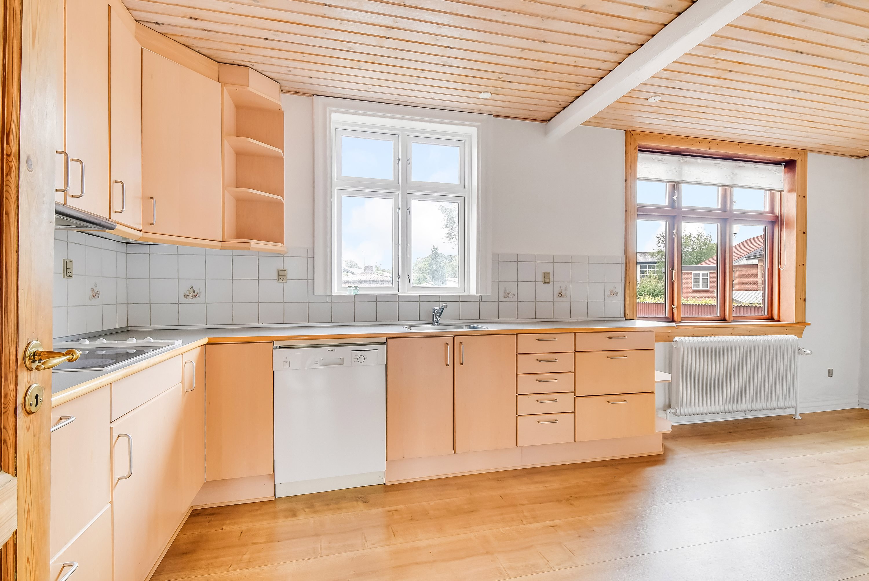 Fremhævet køkken billede i fuldskærmstilstand. Billede af Langgade 1, 7600 Struer