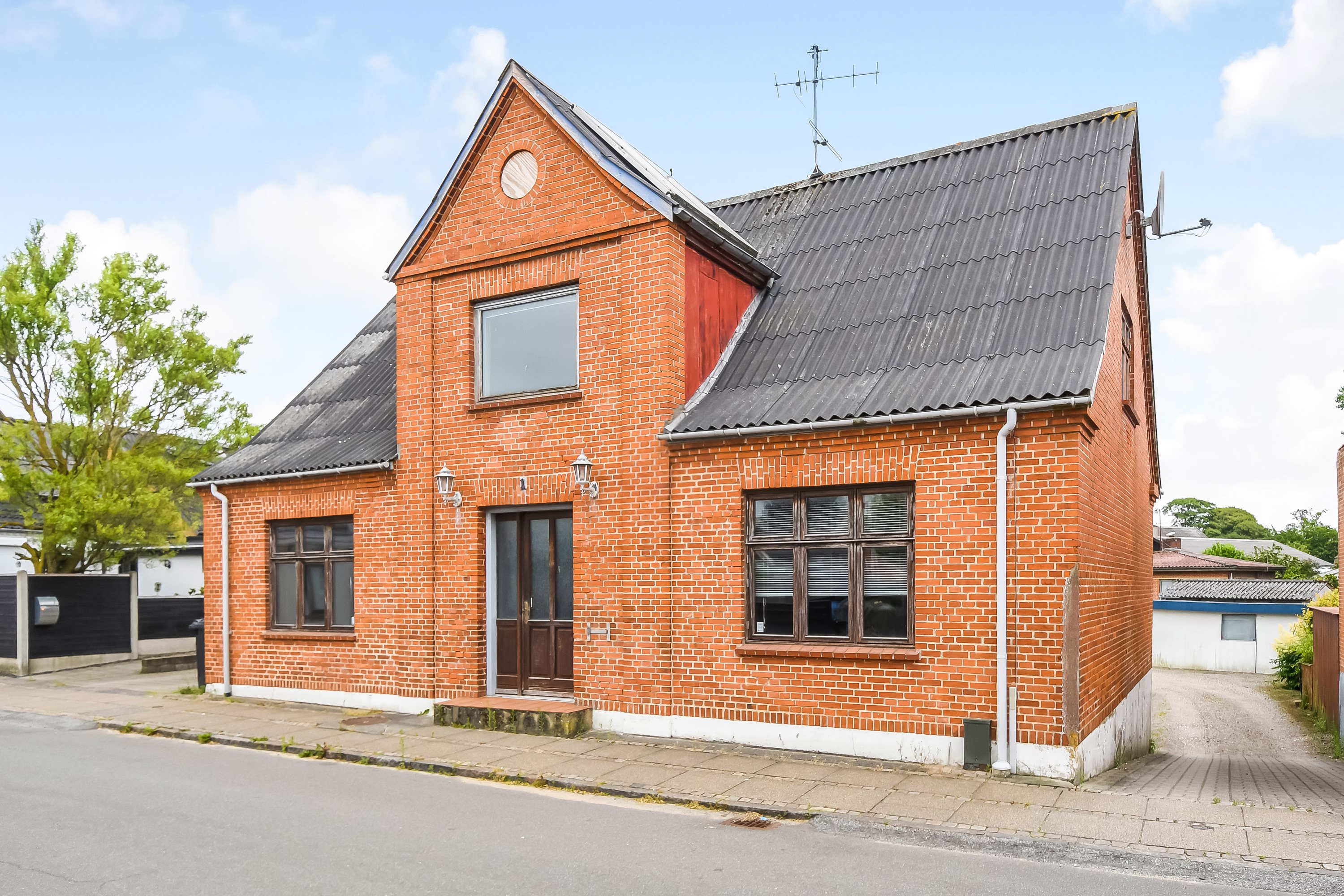 Fremhævet ejendommen billede i fuldskærmstilstand. Billede af Langgade 1, 7600 Struer