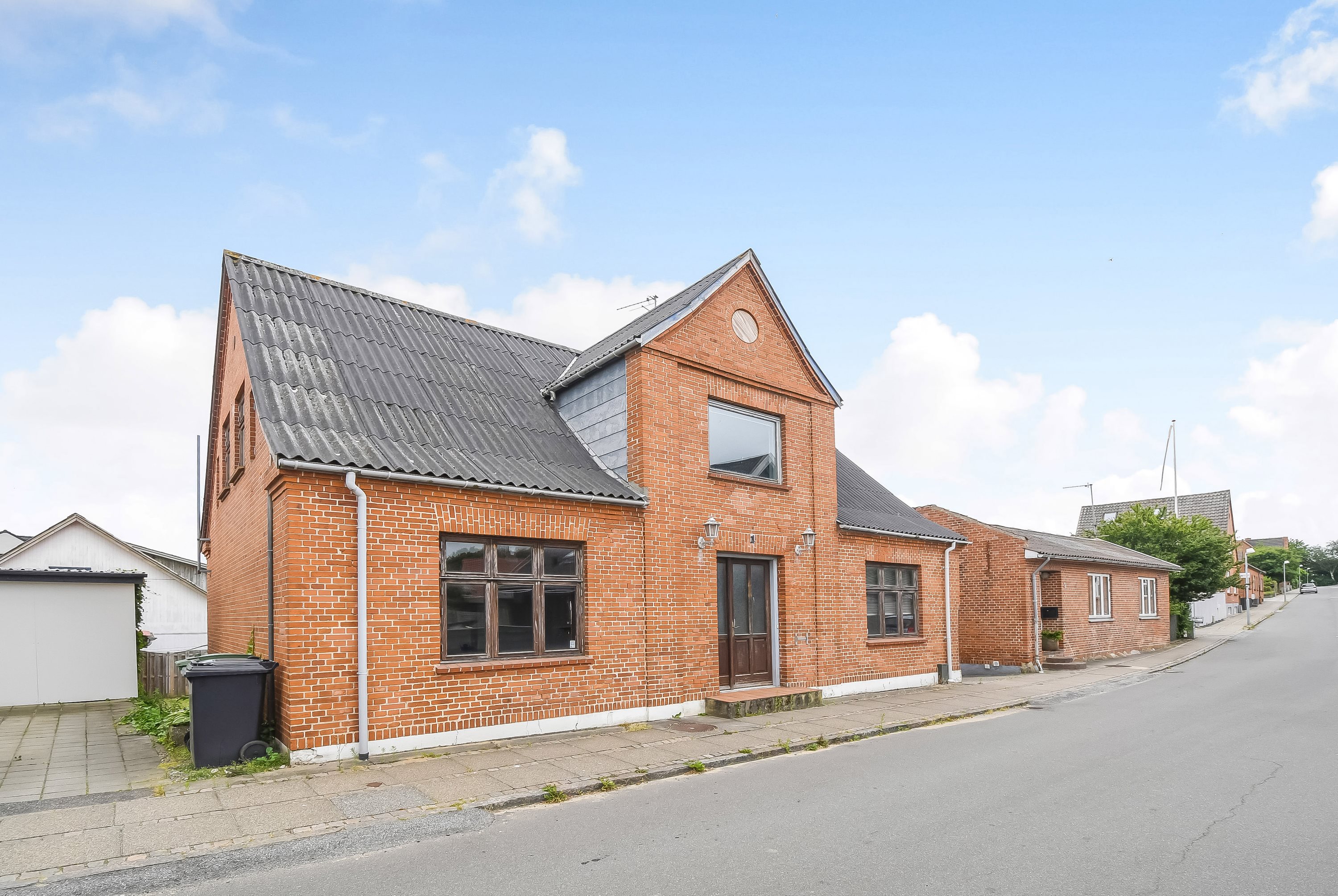 Fremhævet ejendommen billede i fuldskærmstilstand. Billede af Langgade 1, 7600 Struer