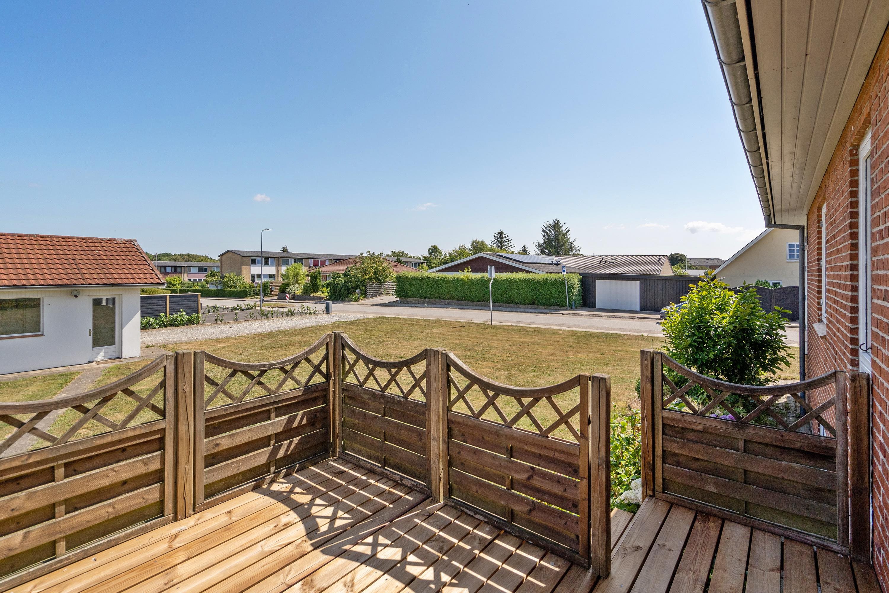 Fremhævet terrasse billede i fuldskærmstilstand. Billede af Tørholmsvej 102, 9800 Hjørring