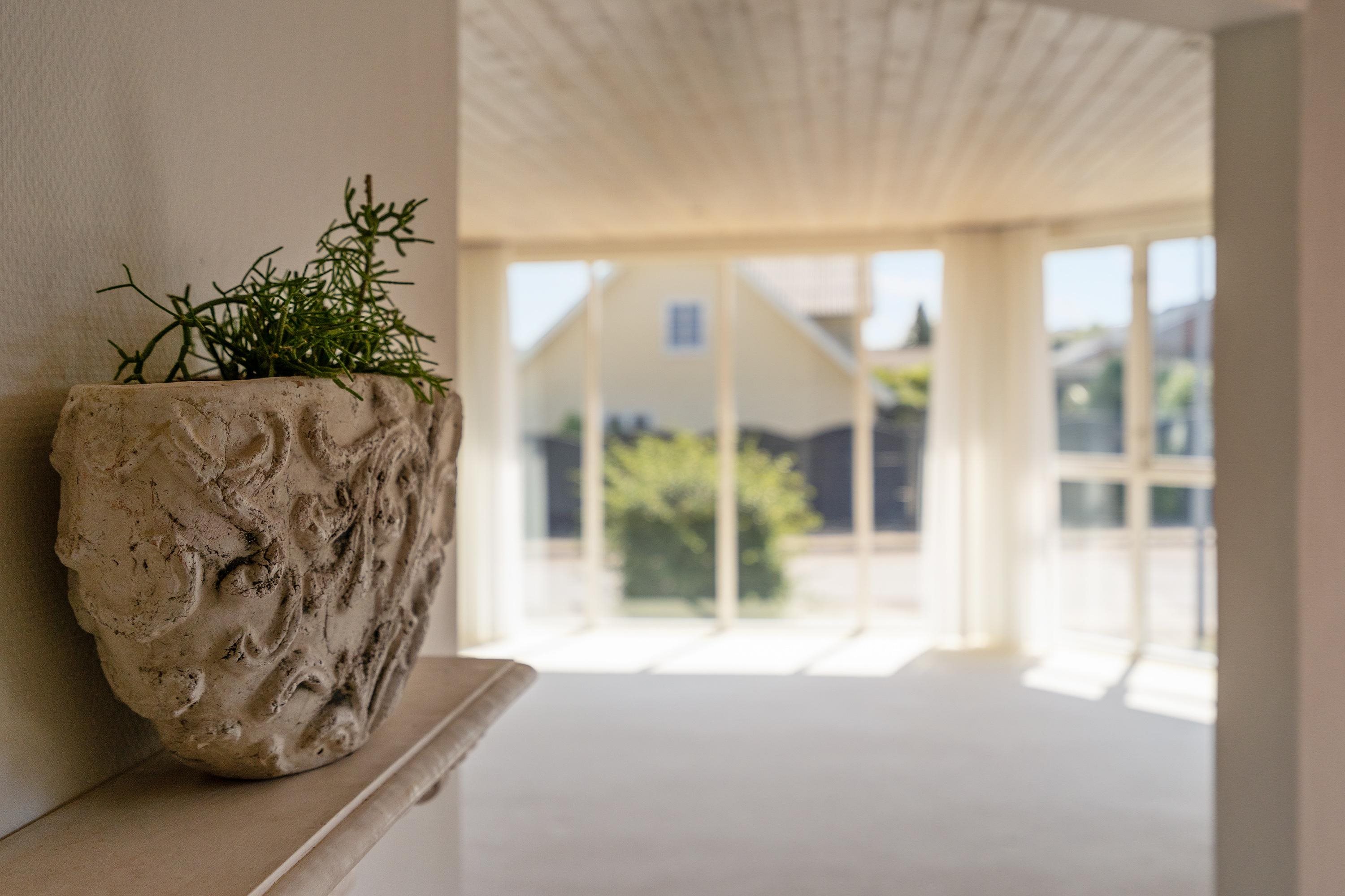 Fremhævet stue billede i fuldskærmstilstand. Billede af Tørholmsvej 102, 9800 Hjørring