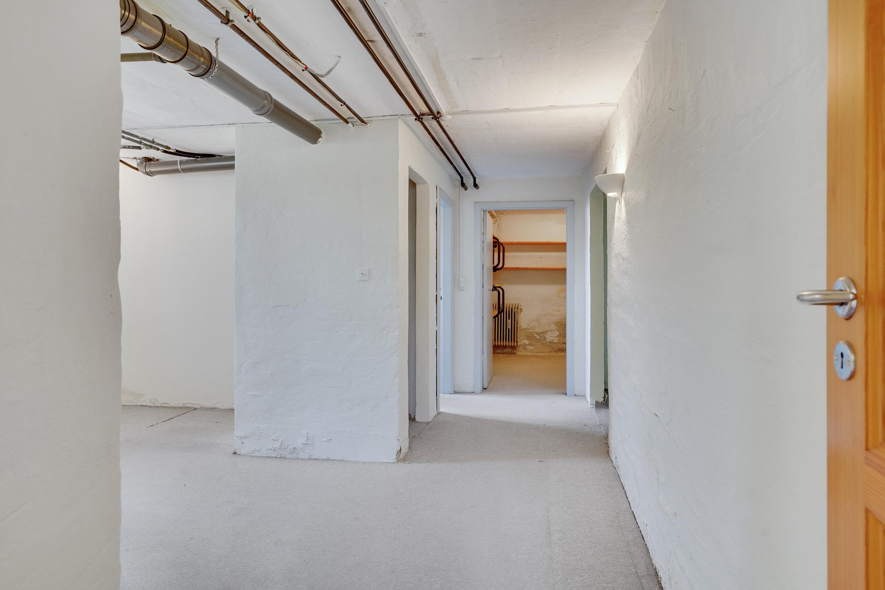 Fremhævet gang billede i fuldskærmstilstand. Billede af Tørholmsvej 102, 9800 Hjørring