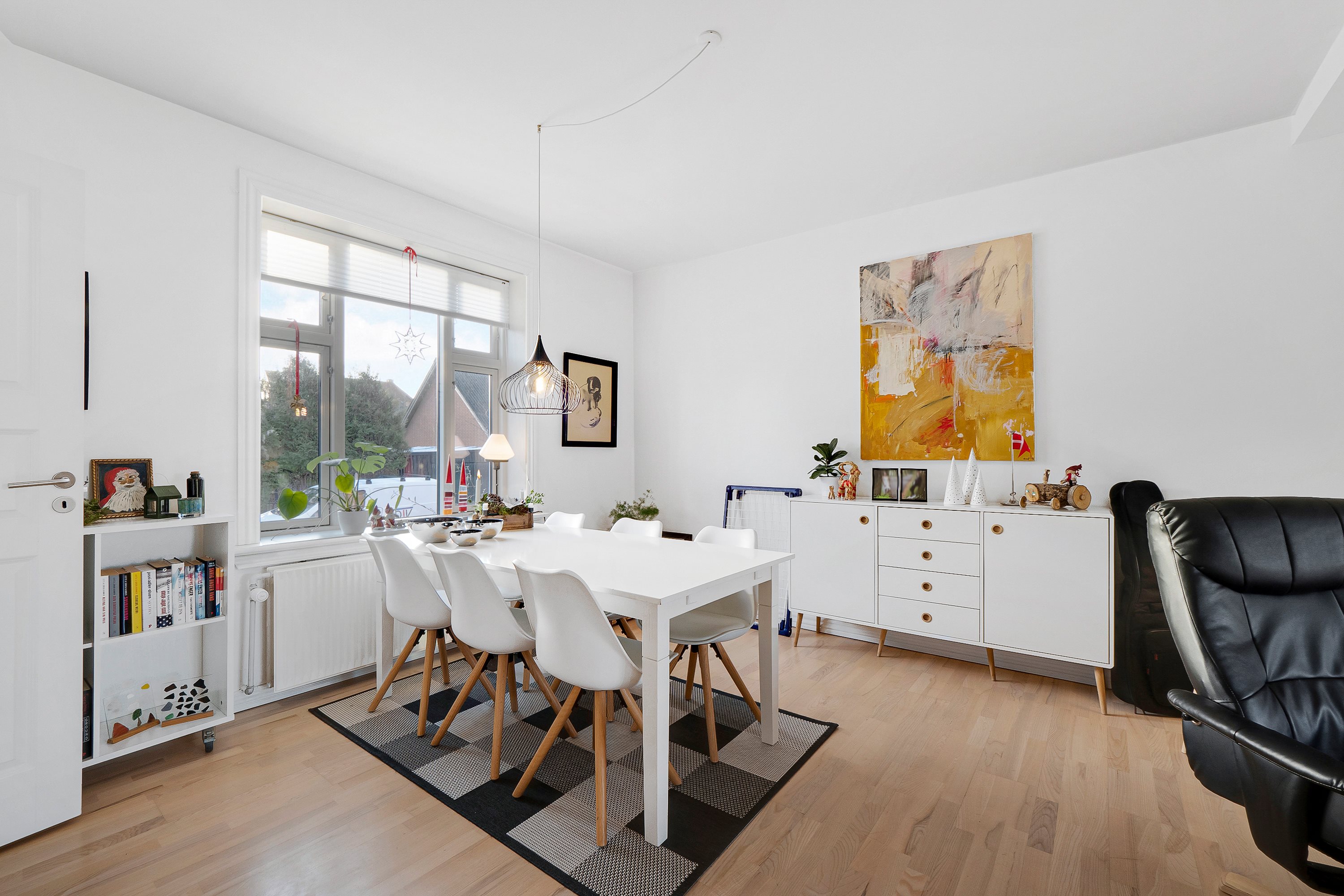 Fremhævet stue billede i fuldskærmstilstand. Billede af Klingenbergsgade 42, 7900 Nykøbing M