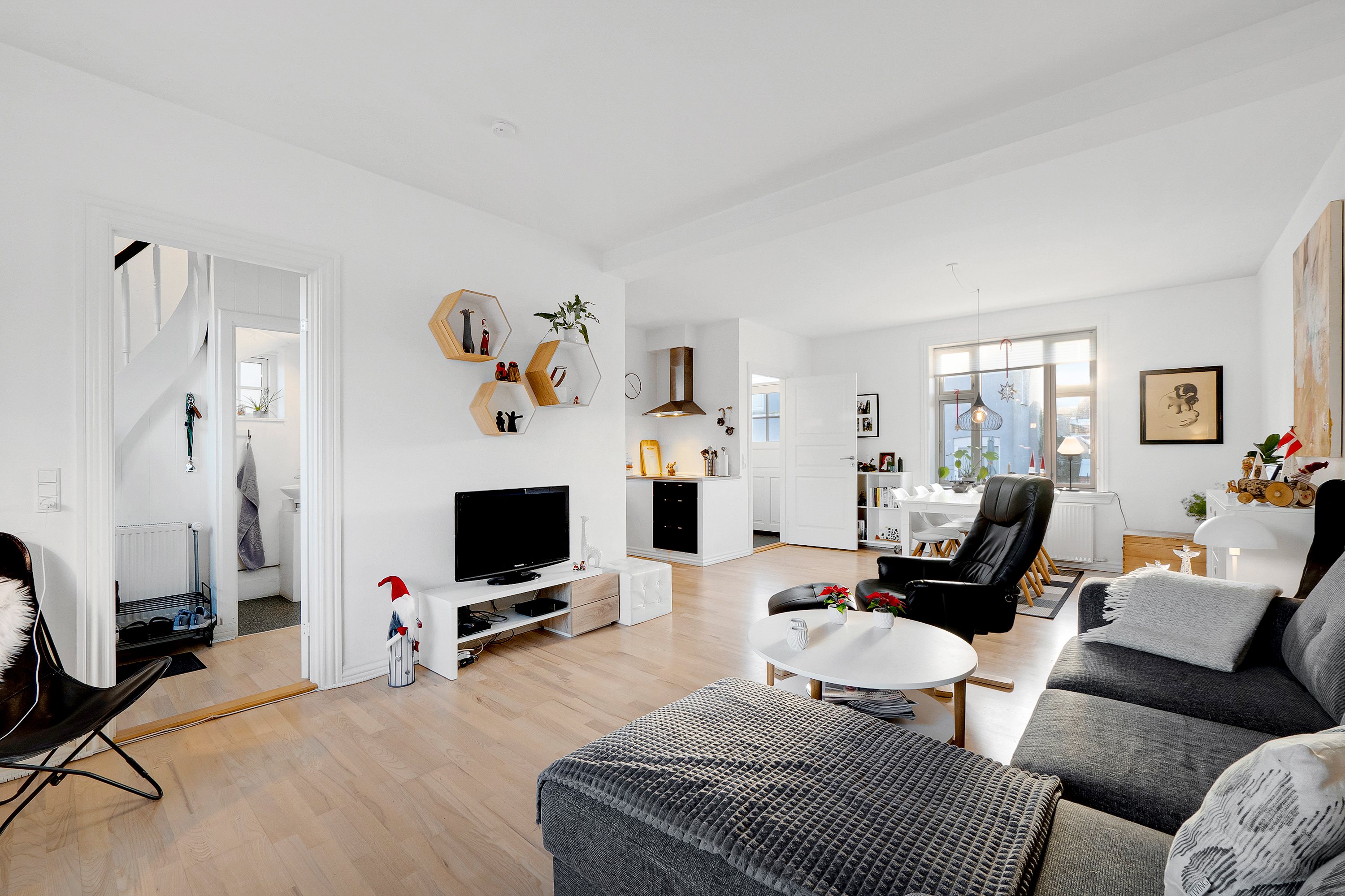 Fremhævet stue billede i fuldskærmstilstand. Billede af Klingenbergsgade 42, 7900 Nykøbing M