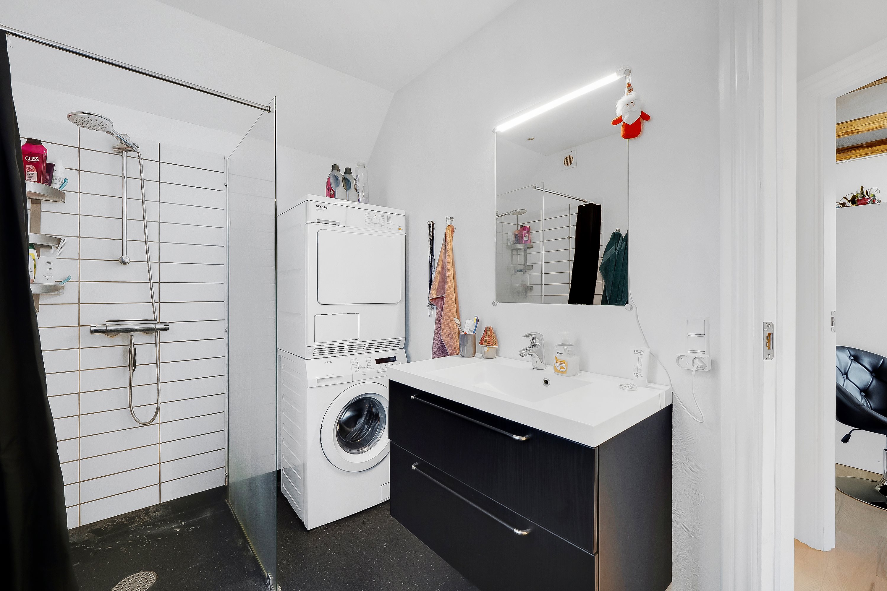 Fremhævet badeværelse billede i fuldskærmstilstand. Billede af Klingenbergsgade 42, 7900 Nykøbing M