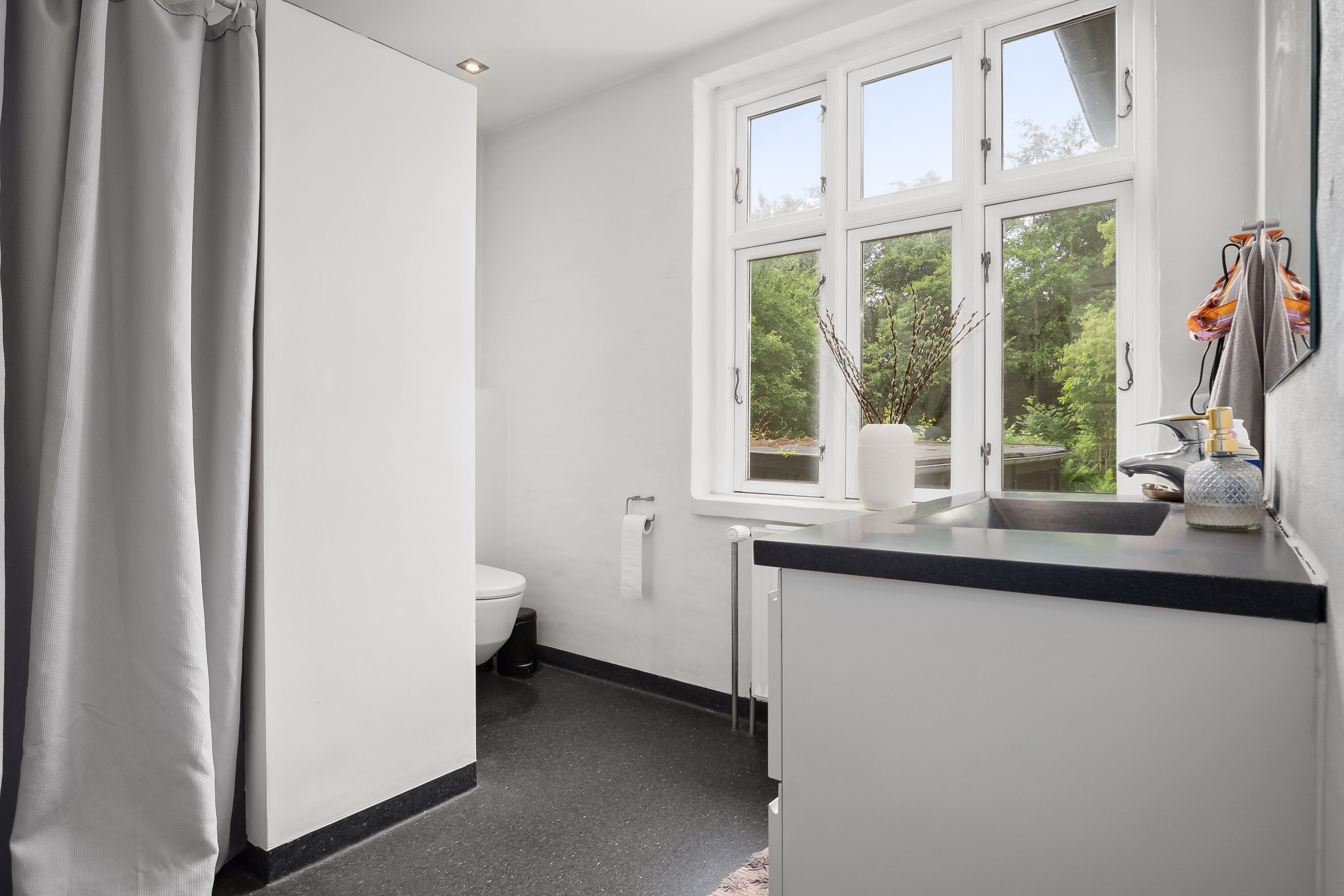 Fremhævet badeværelse billede i fuldskærmstilstand. Billede af Ved Vandværket 16, Centrum, 7100 Vejle