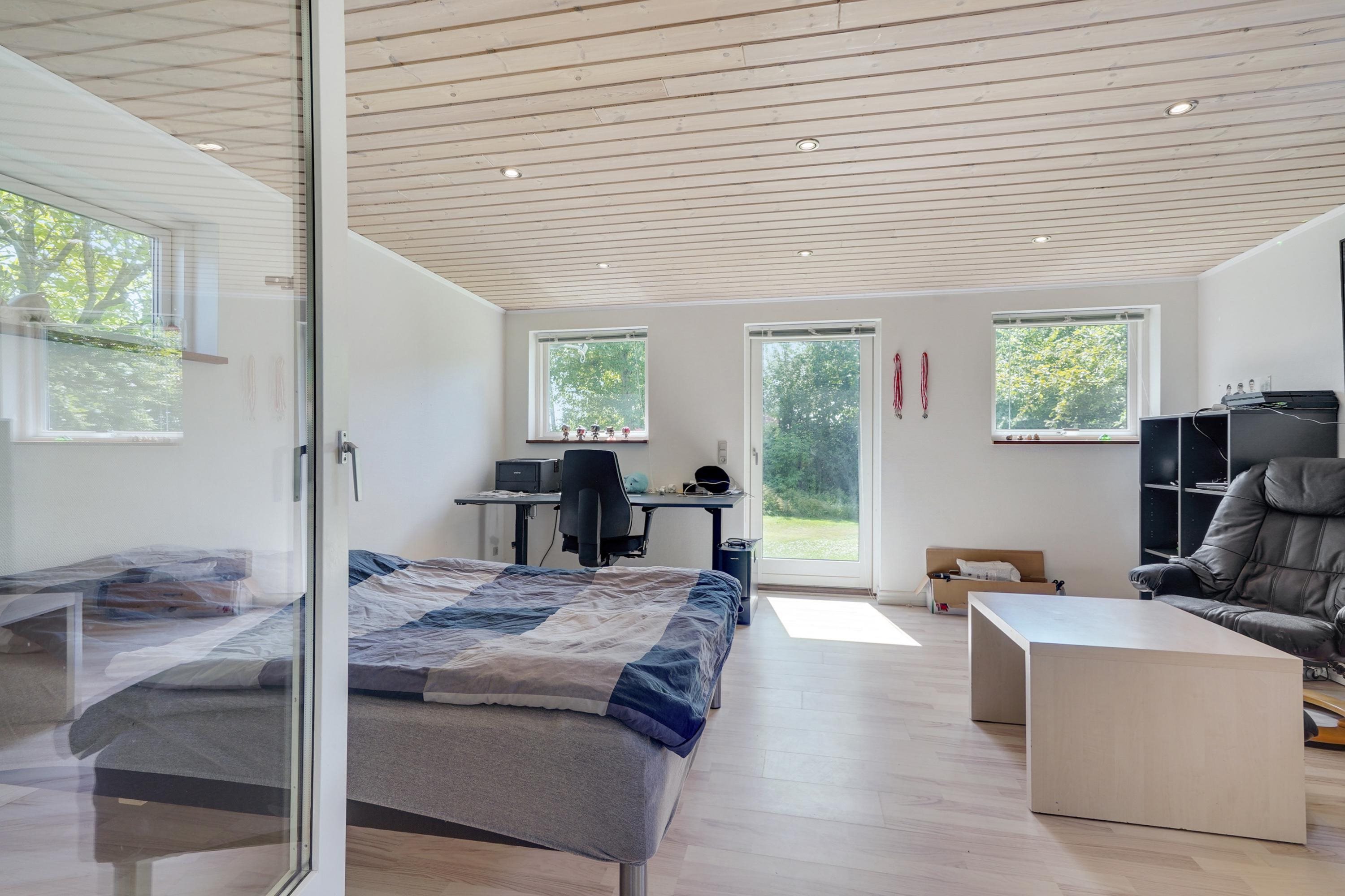 Fremhævet udestue billede i fuldskærmstilstand. Billede af Skallerupvej 483, Sønderlev, 9800 Hjørring