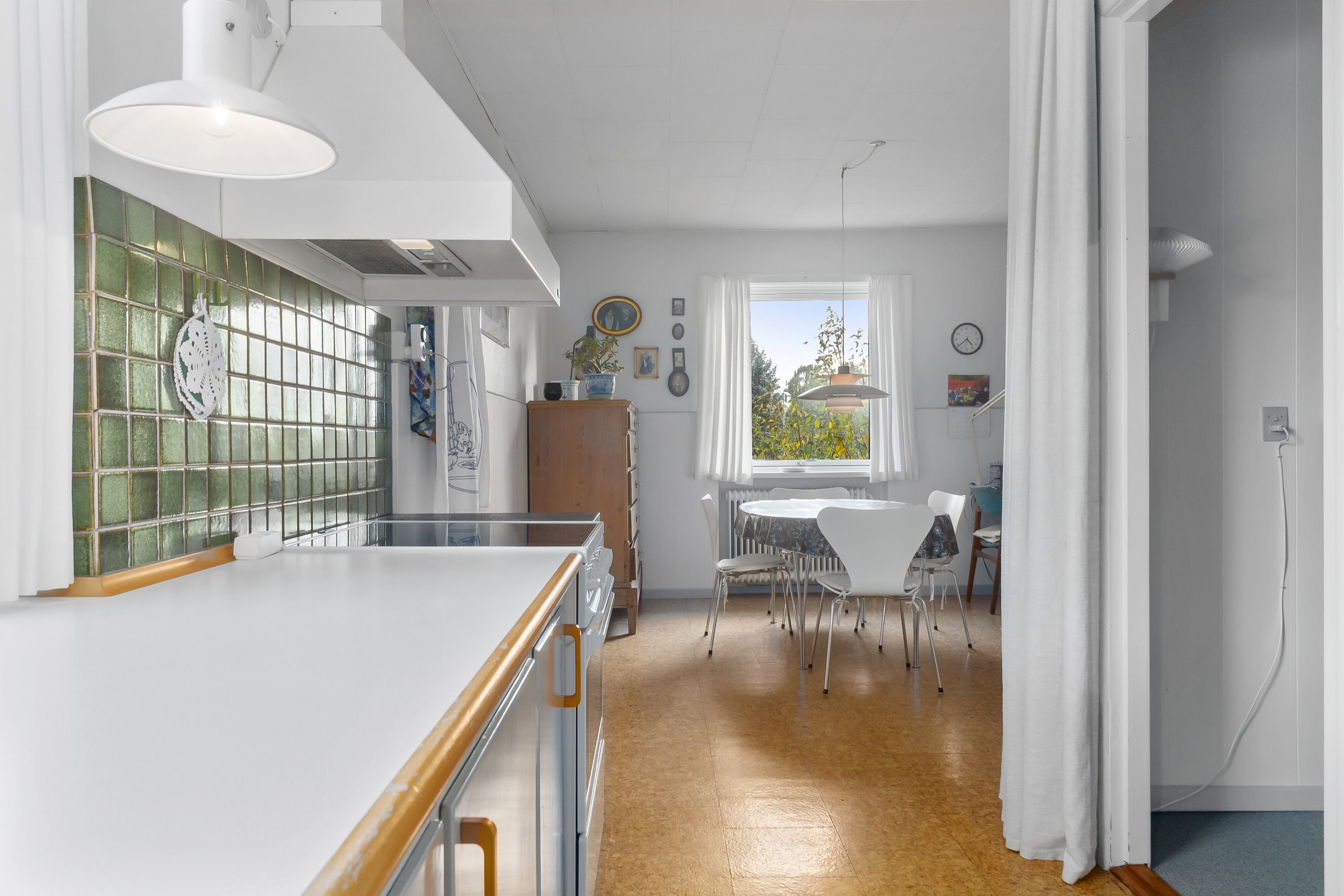 Fremhævet køkken alrum billede i fuldskærmstilstand. Billede af Ellensvej 2, 8220 Brabrand