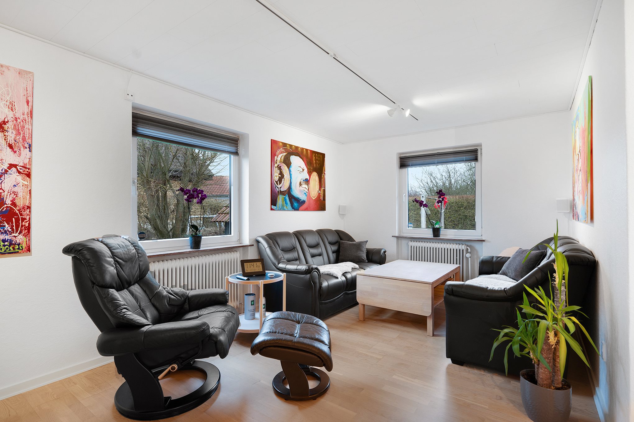 Fremhævet stue billede i fuldskærmstilstand. Billede af Absalonsvej 1, 8960 Randers SØ