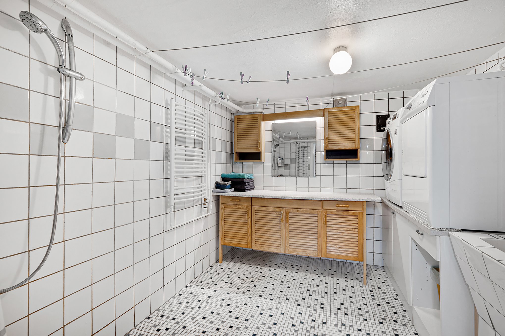 Fremhævet badeværelse billede i fuldskærmstilstand. Billede af Absalonsvej 1, 8960 Randers SØ