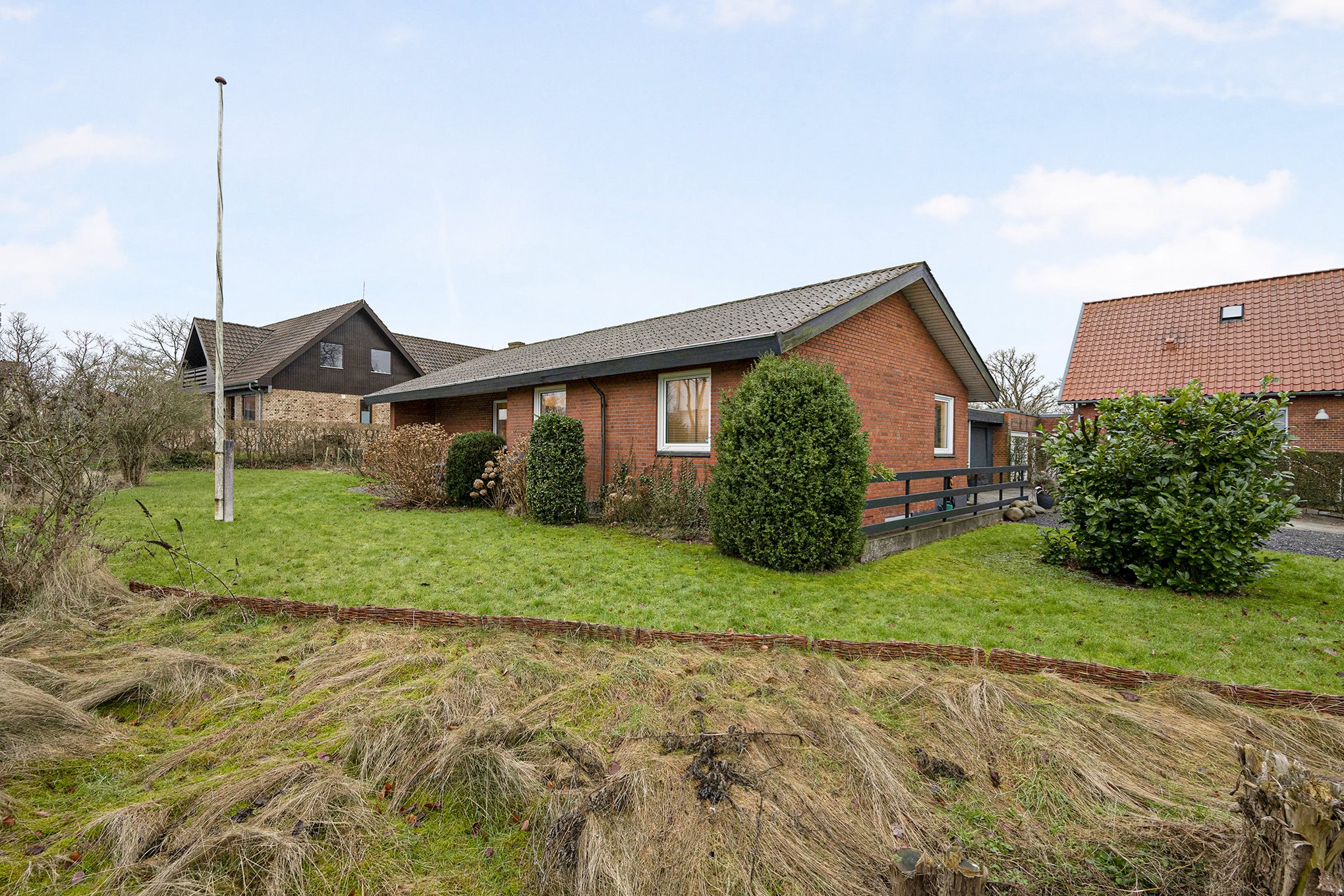 Fremhævet ejendommen billede i fuldskærmstilstand. Billede af Absalonsvej 1, 8960 Randers SØ