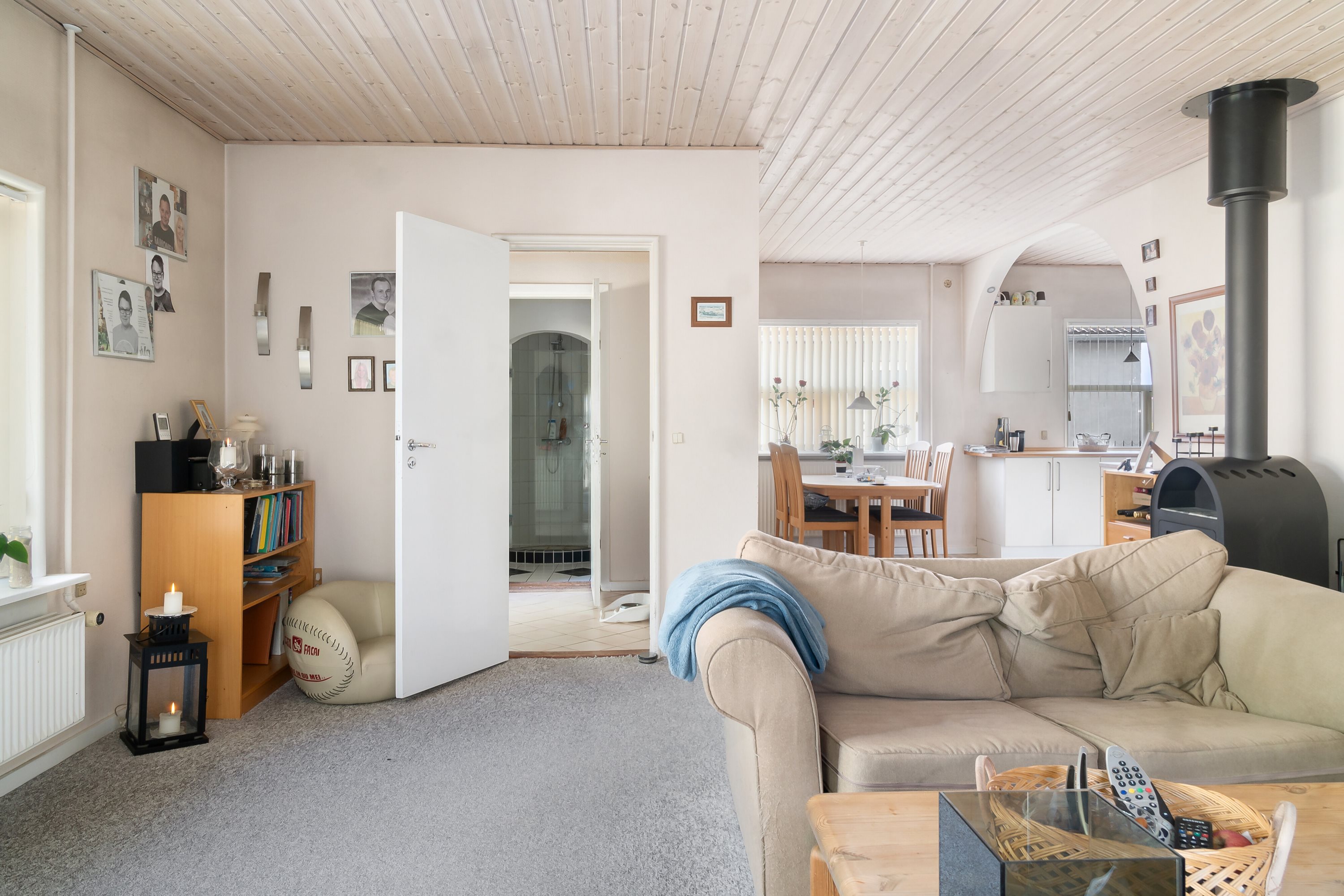 Fremhævet stue billede i fuldskærmstilstand. Billede af Tømmerupvej 31, 4400 Kalundborg