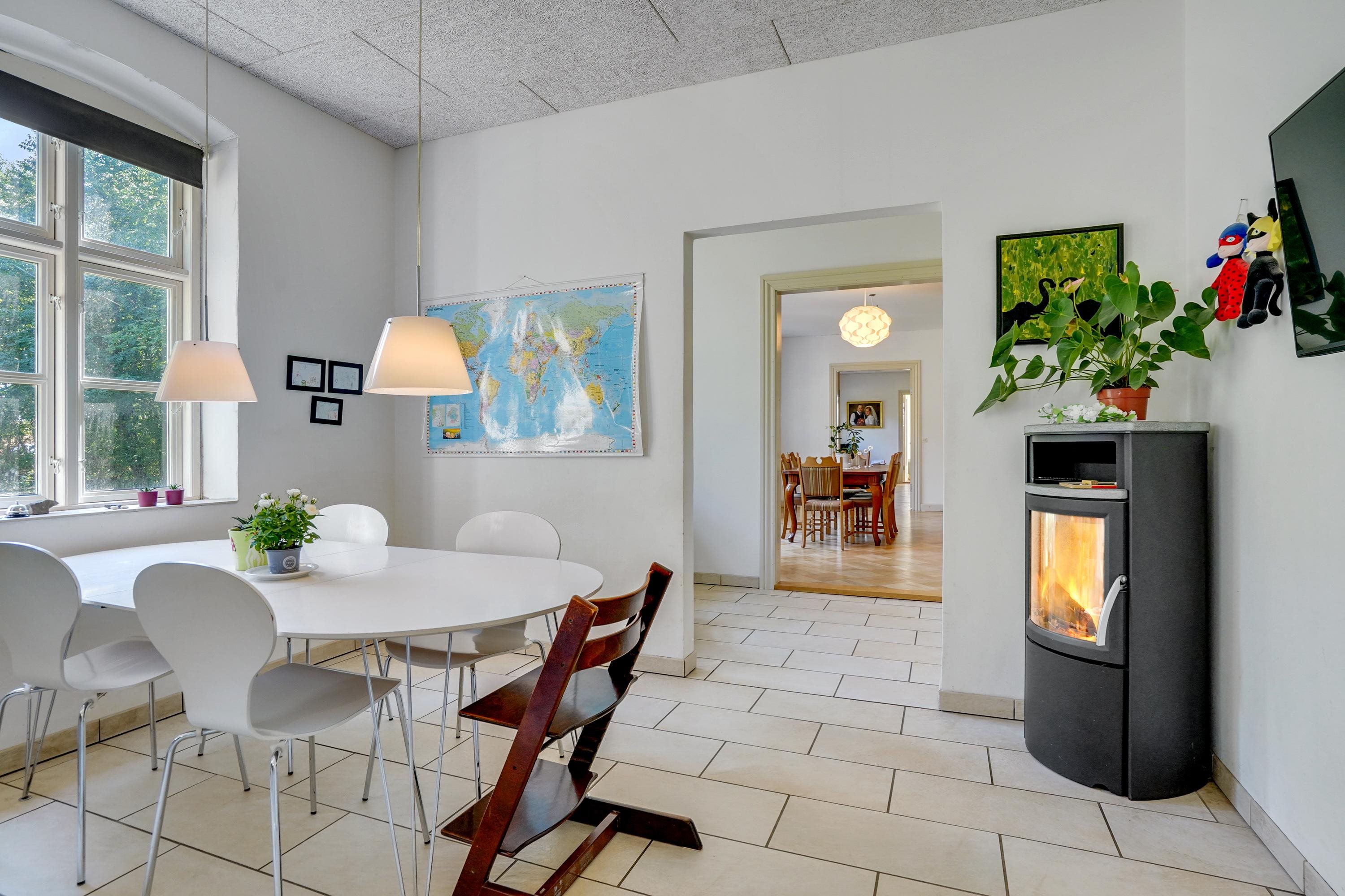 Fremhævet alrum billede i fuldskærmstilstand. Billede af Guldsmedevænget 31, Hjallese, 5260 Odense S