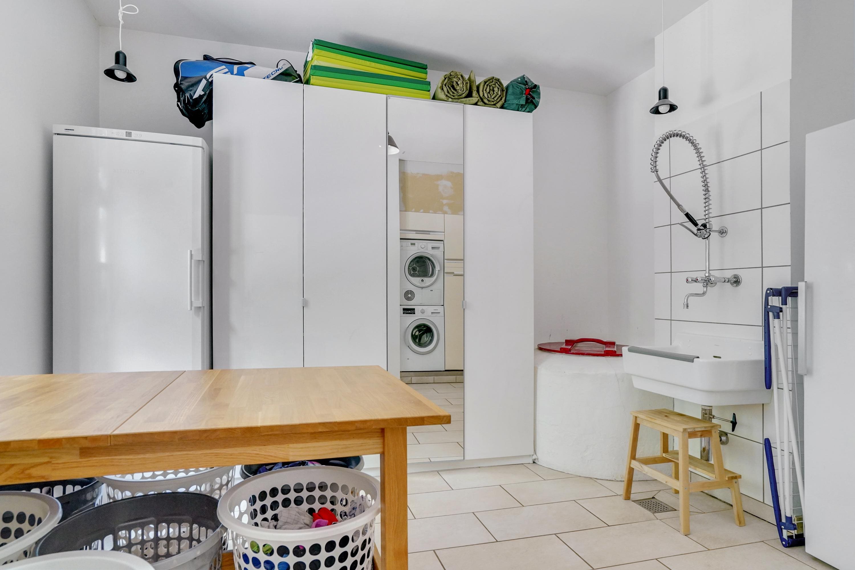 Fremhævet vaskerum billede i fuldskærmstilstand. Billede af Guldsmedevænget 31, Hjallese, 5260 Odense S