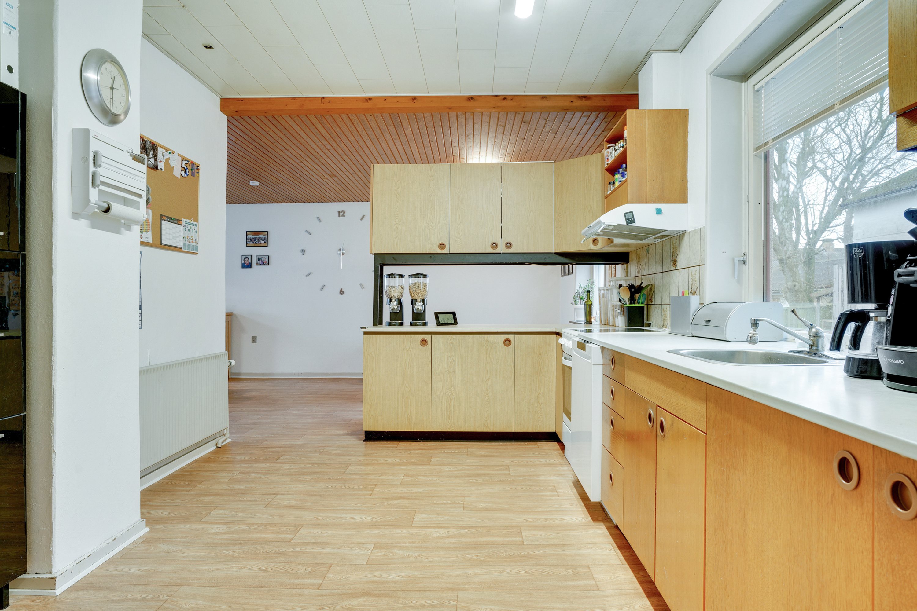 Fremhævet køkken billede i fuldskærmstilstand. Billede af Mygdalvej 5, Asdal, 9850 Hirtshals