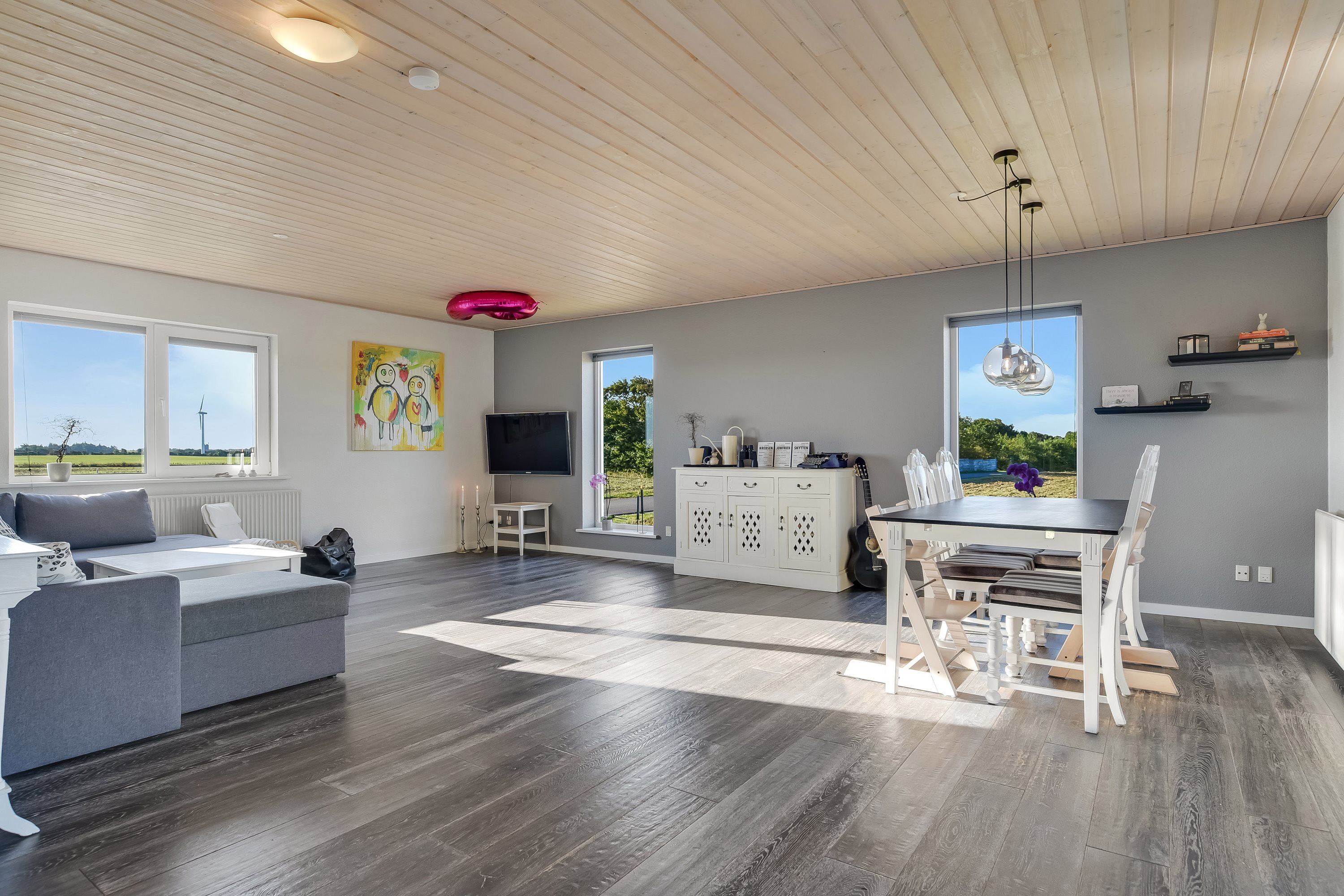 Fremhævet stue billede i fuldskærmstilstand. Billede af Klosterhedevej 16, Gudum, 7620 Lemvig