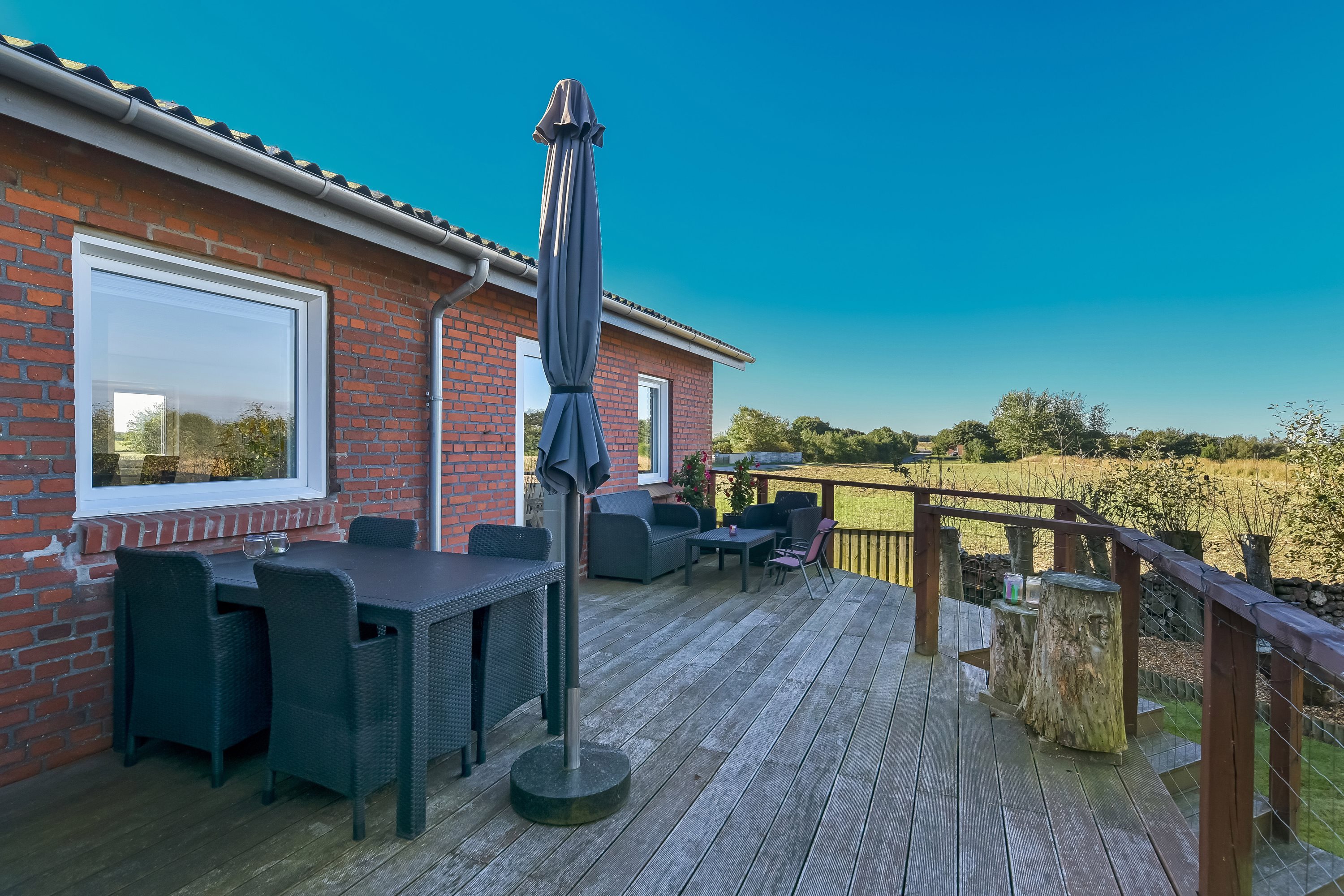 Fremhævet terrasse billede i fuldskærmstilstand. Billede af Klosterhedevej 16, Gudum, 7620 Lemvig