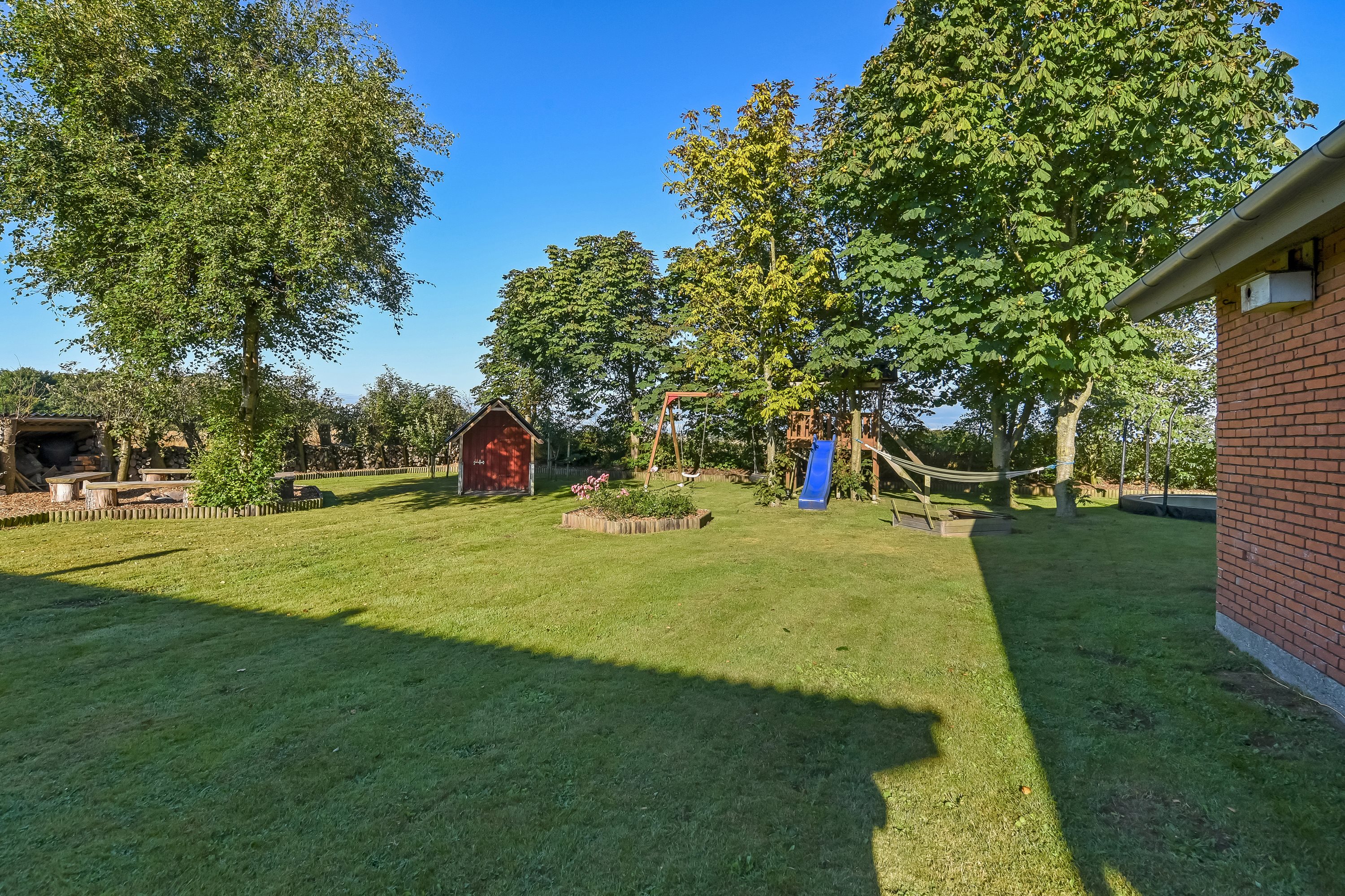 Fremhævet have billede i fuldskærmstilstand. Billede af Klosterhedevej 16, Gudum, 7620 Lemvig