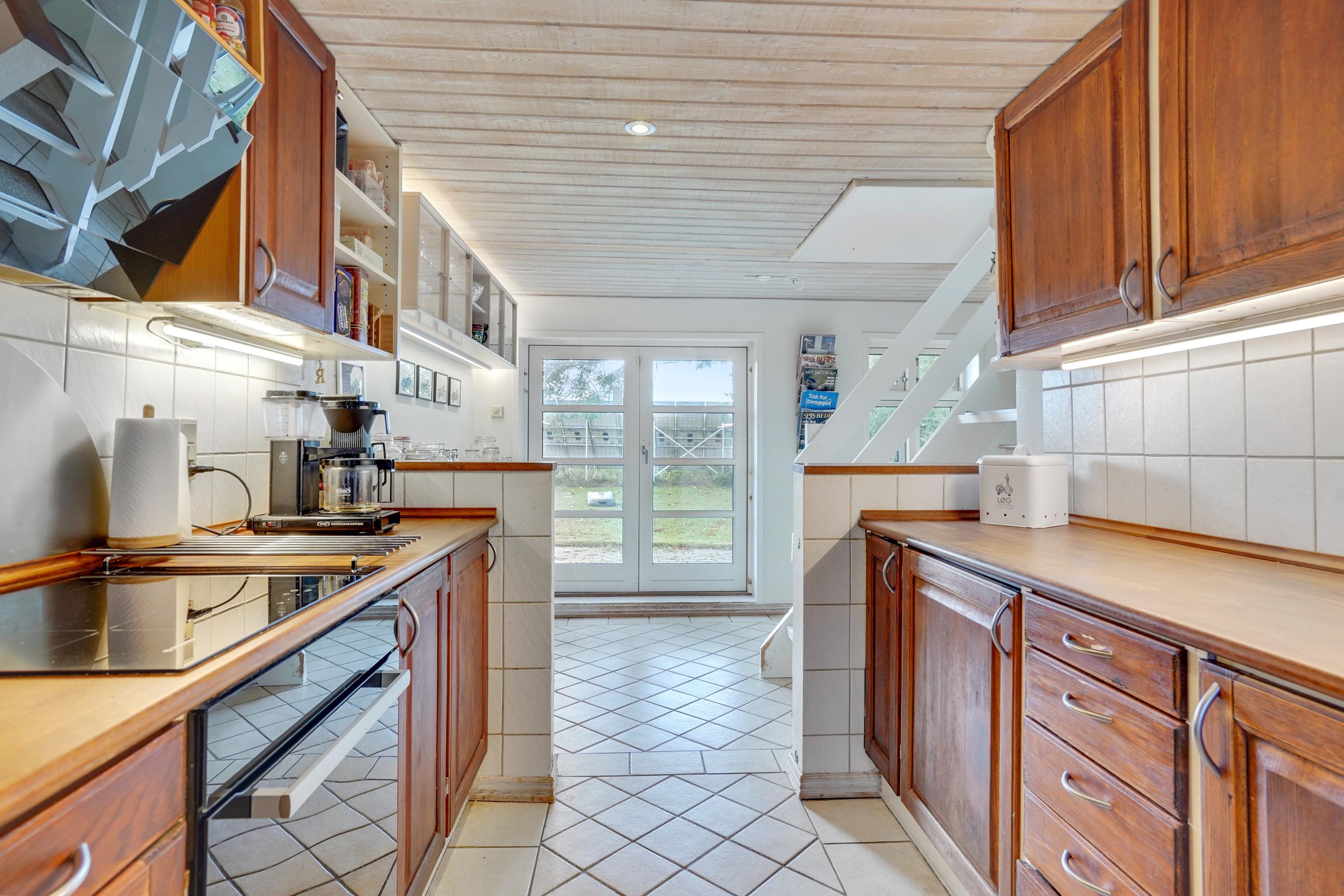 Fremhævet køkken billede i fuldskærmstilstand. Billede af Krustruphedevej 25, 9800 Hjørring