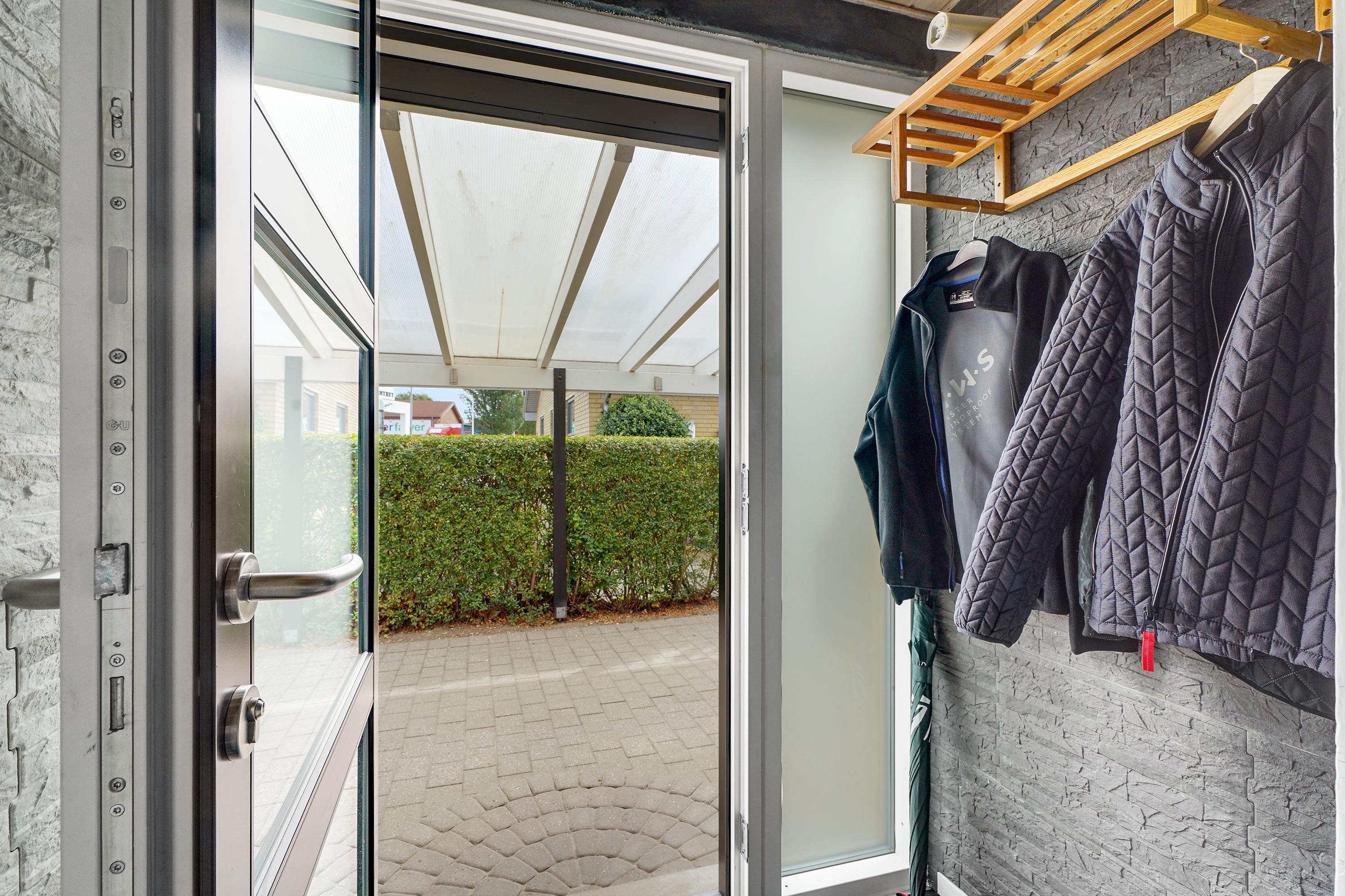 Fremhævet entré billede i fuldskærmstilstand. Billede af Lavhedevej 35, 7500 Holstebro